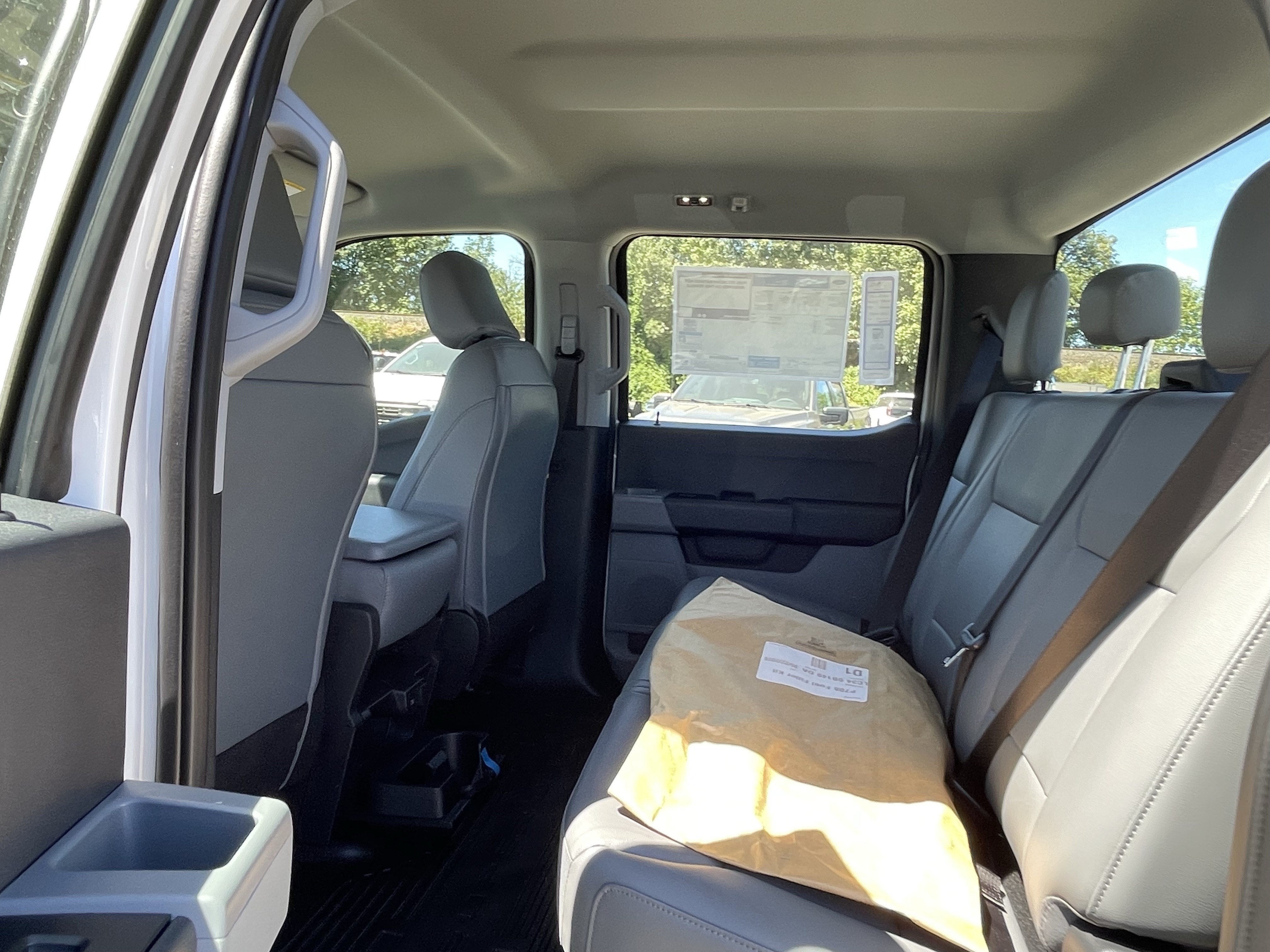 2026 Ford Super Duty F-450 DRW XL 4WD Crew Cab 203 WB 84 CA