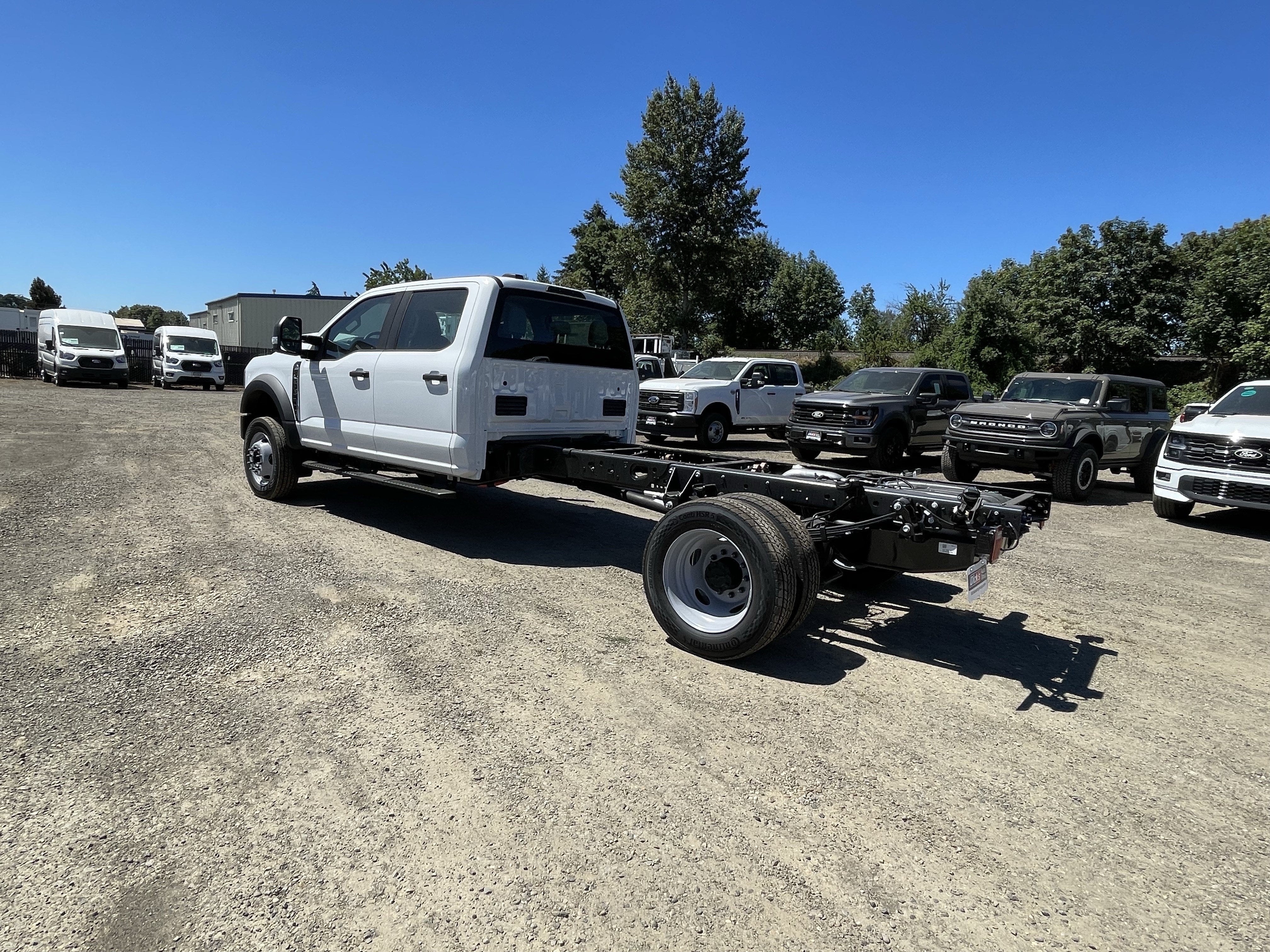 2026 Ford Super Duty F-450 DRW XL 4WD Crew Cab 203 WB 84 CA