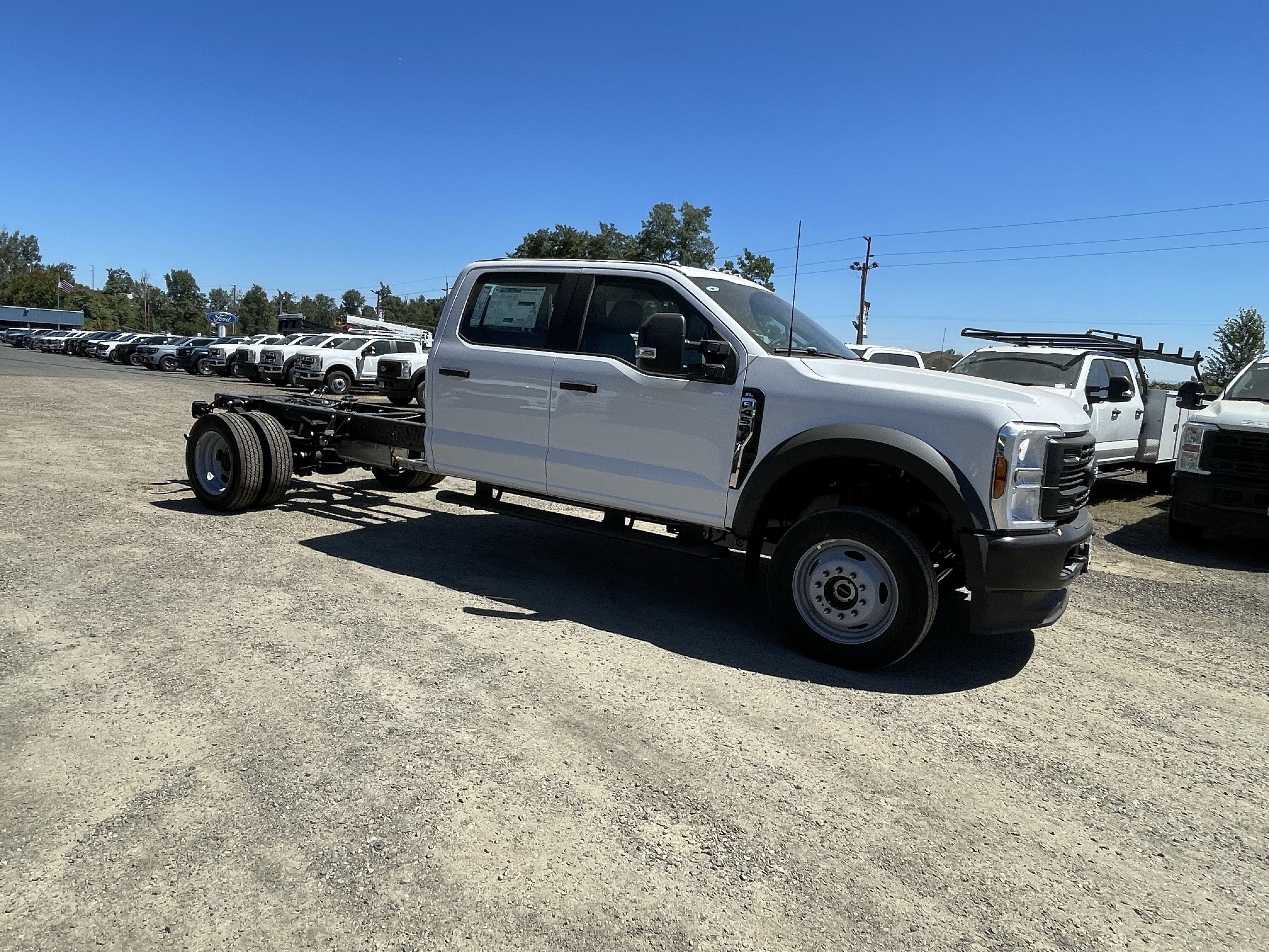 2026 Ford Super Duty F-450 DRW XL 4WD Crew Cab 203 WB 84 CA