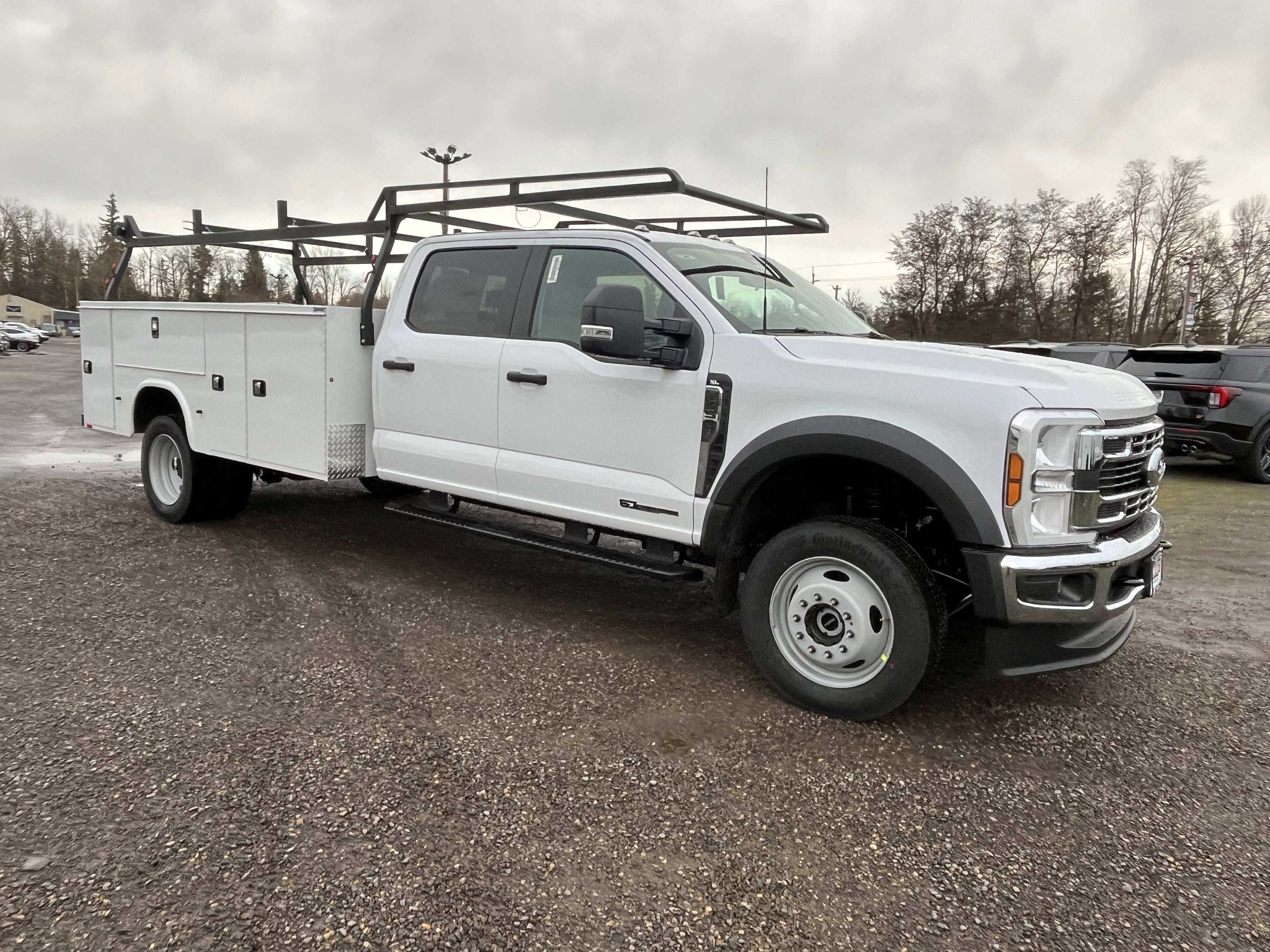 2026 Ford Super Duty F-450 DRW XL 4WD Crew Cab 179 WB 60 CA