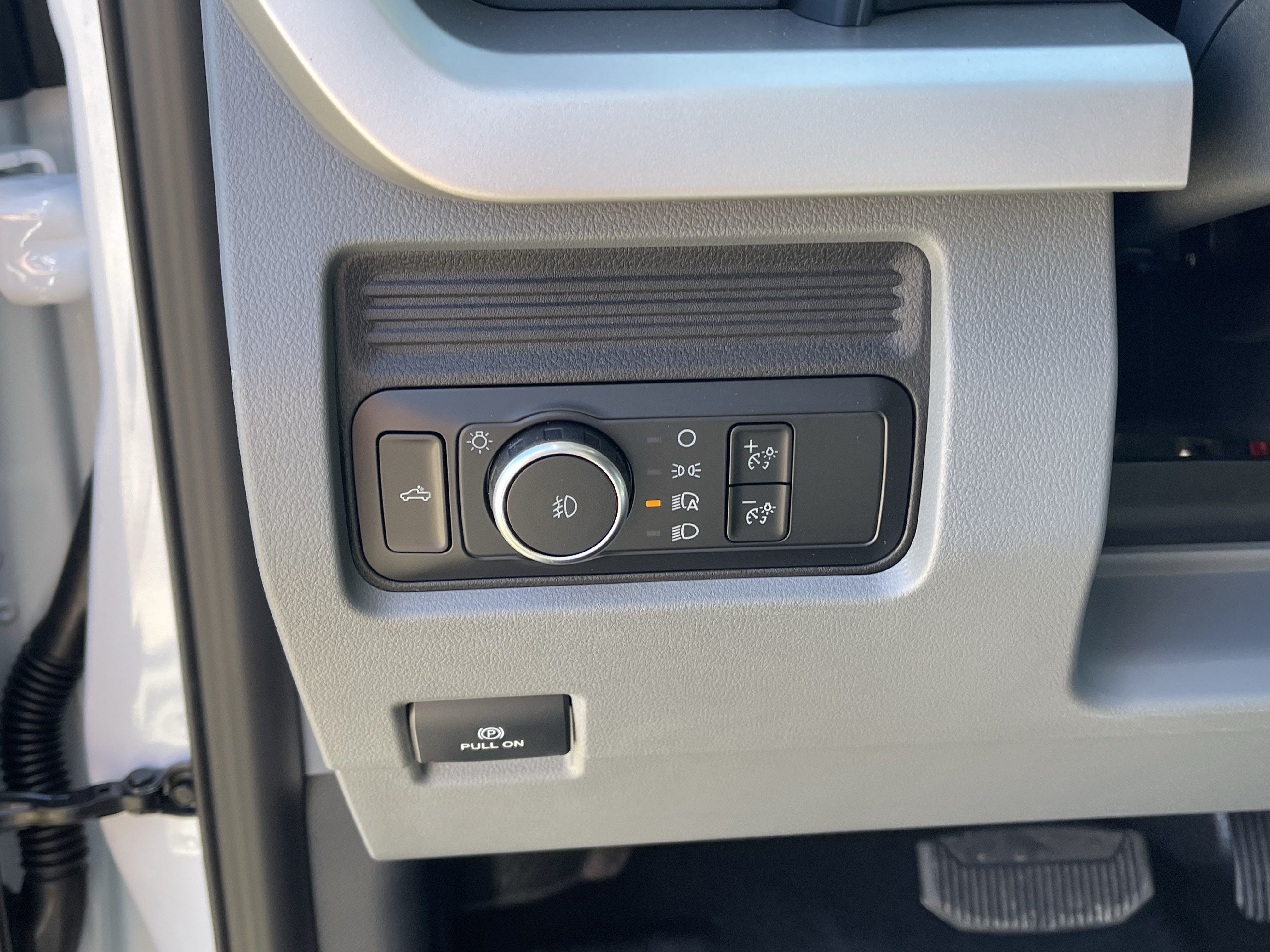 2026 Ford Super Duty F-450 DRW XL 4WD Crew Cab 179 WB 60 CA