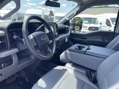 2026 Ford Super Duty F-450 DRW XL 4WD Crew Cab 203 WB 84 CA