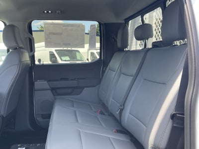 2026 Ford Super Duty F-450 DRW XL 4WD Crew Cab 203 WB 84 CA