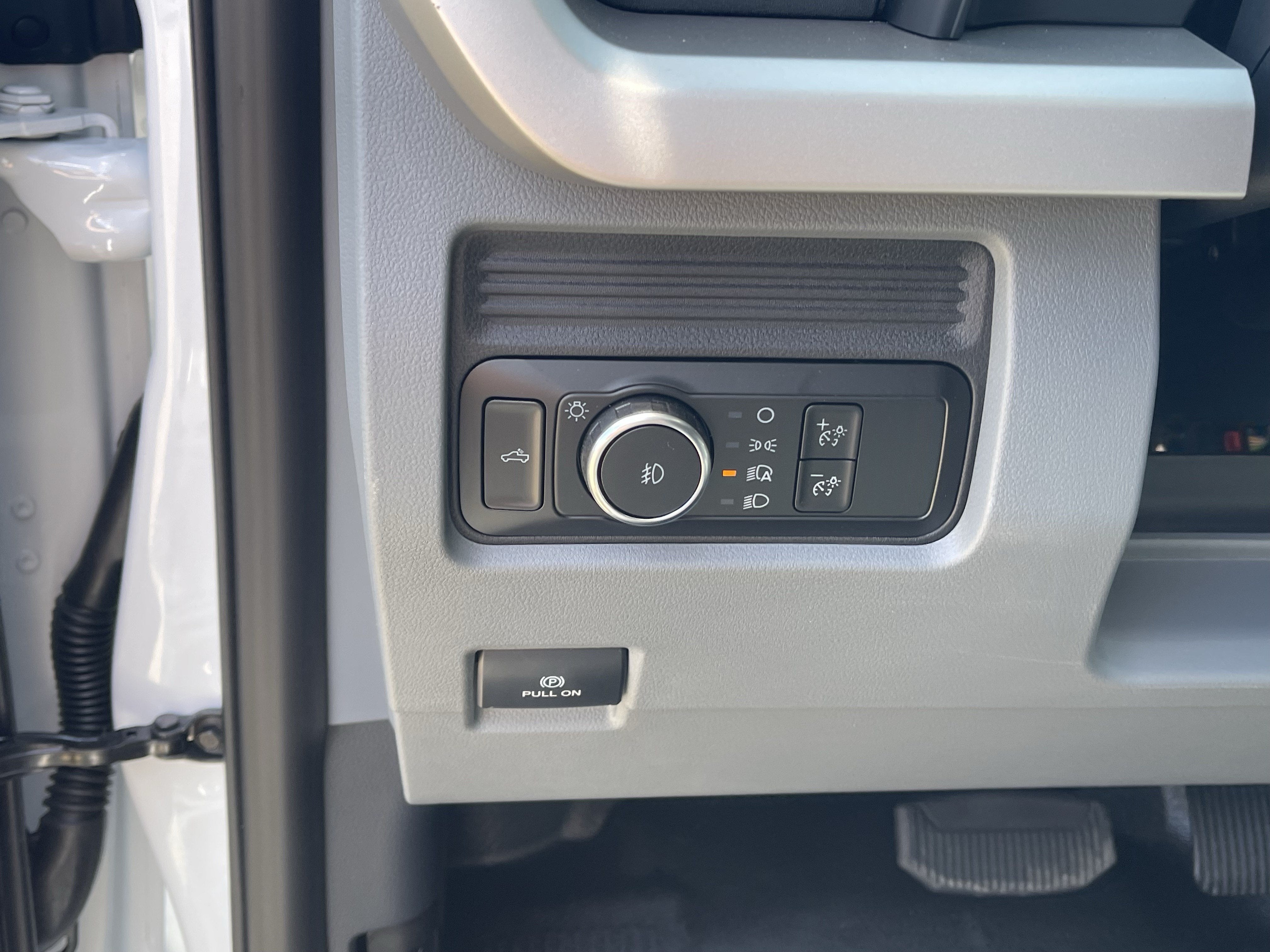 2026 Ford Super Duty F-450 DRW XL 4WD Crew Cab 203 WB 84 CA
