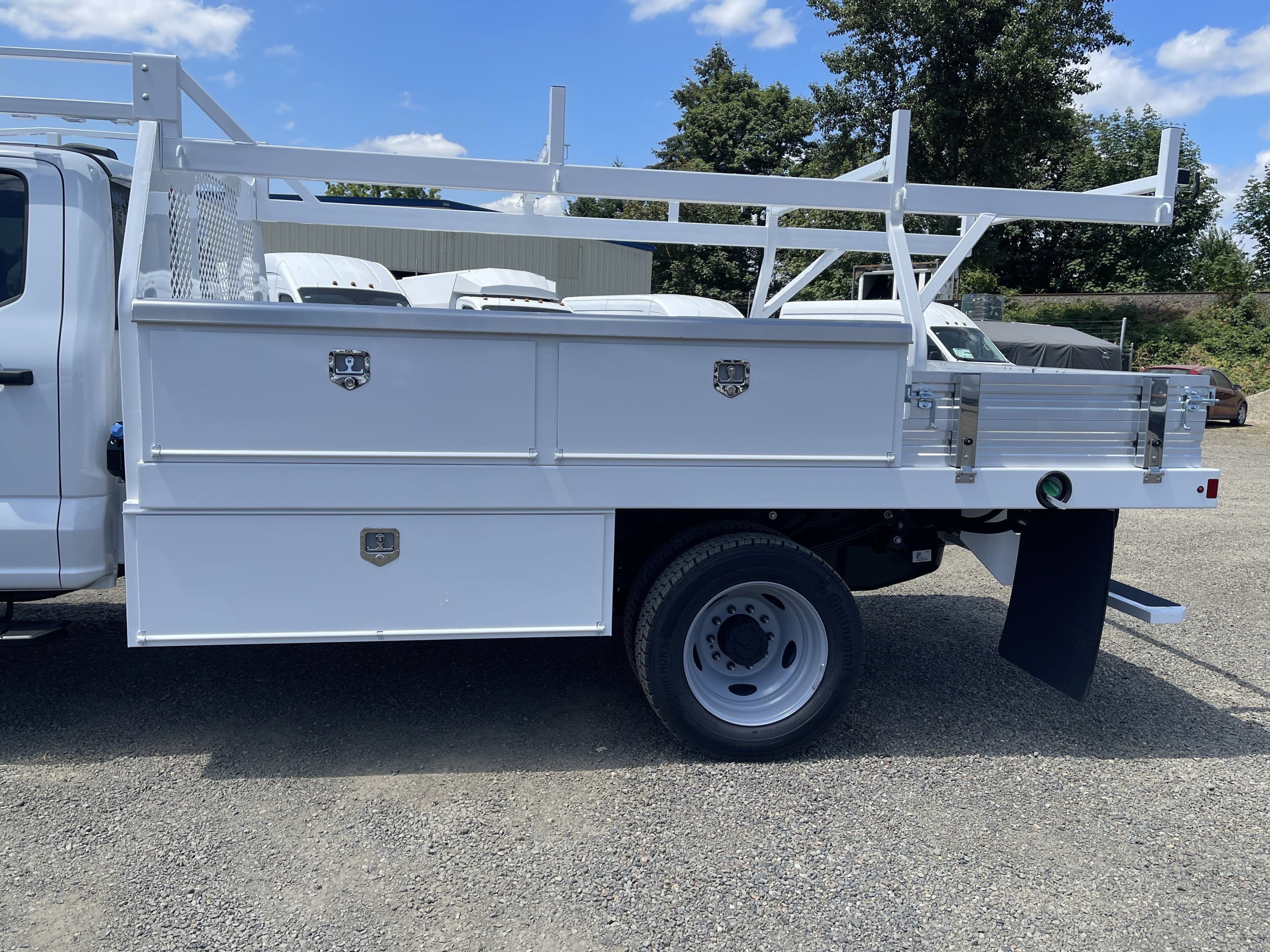2026 Ford Super Duty F-450 DRW XL 4WD Crew Cab 203 WB 84 CA