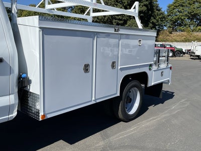 2026 Ford Super Duty F-550 DRW XL 4WD Crew Cab 179 WB 84 CA