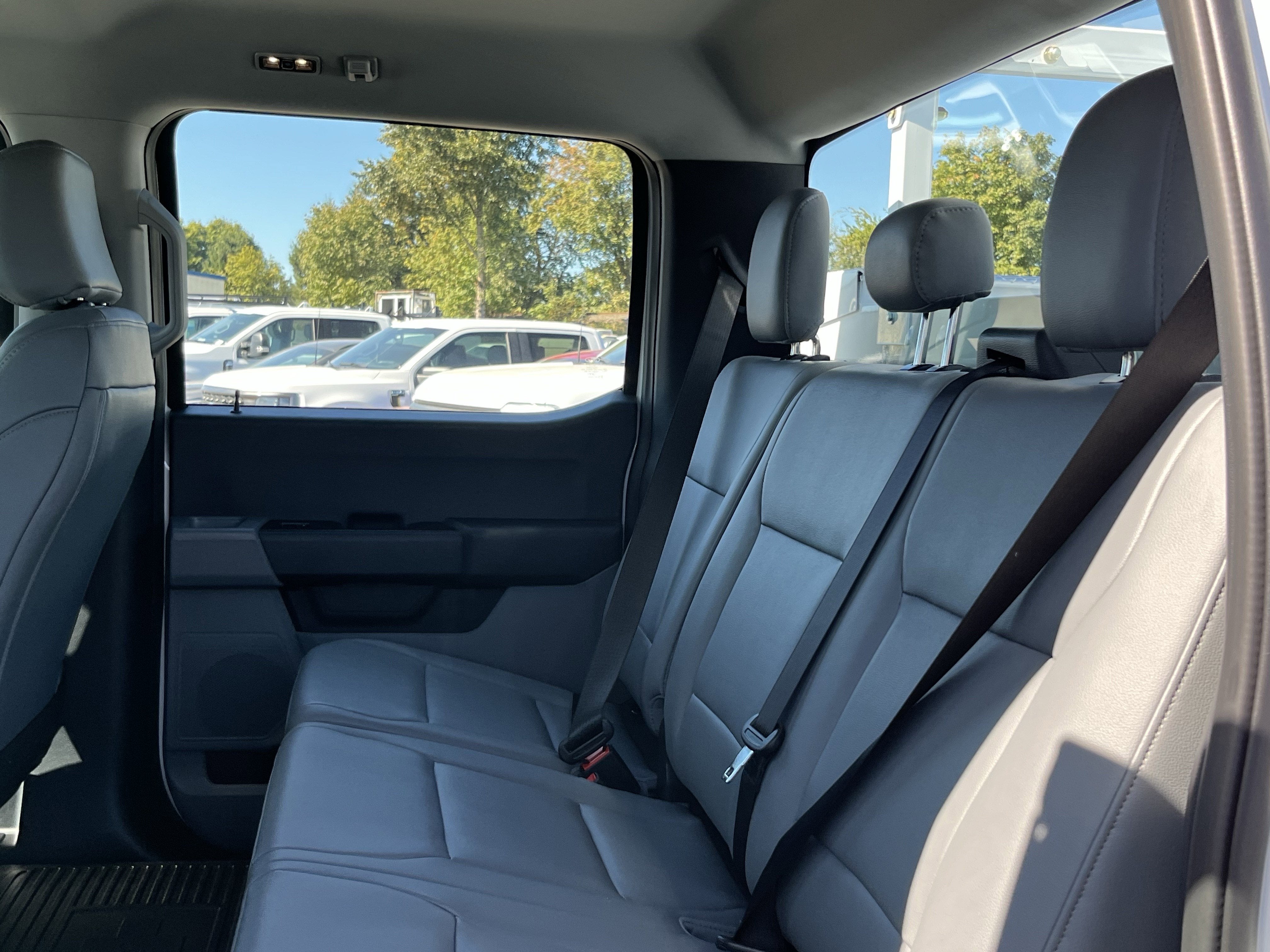 2026 Ford Super Duty F-550 DRW XL 4WD Crew Cab 179 WB 84 CA