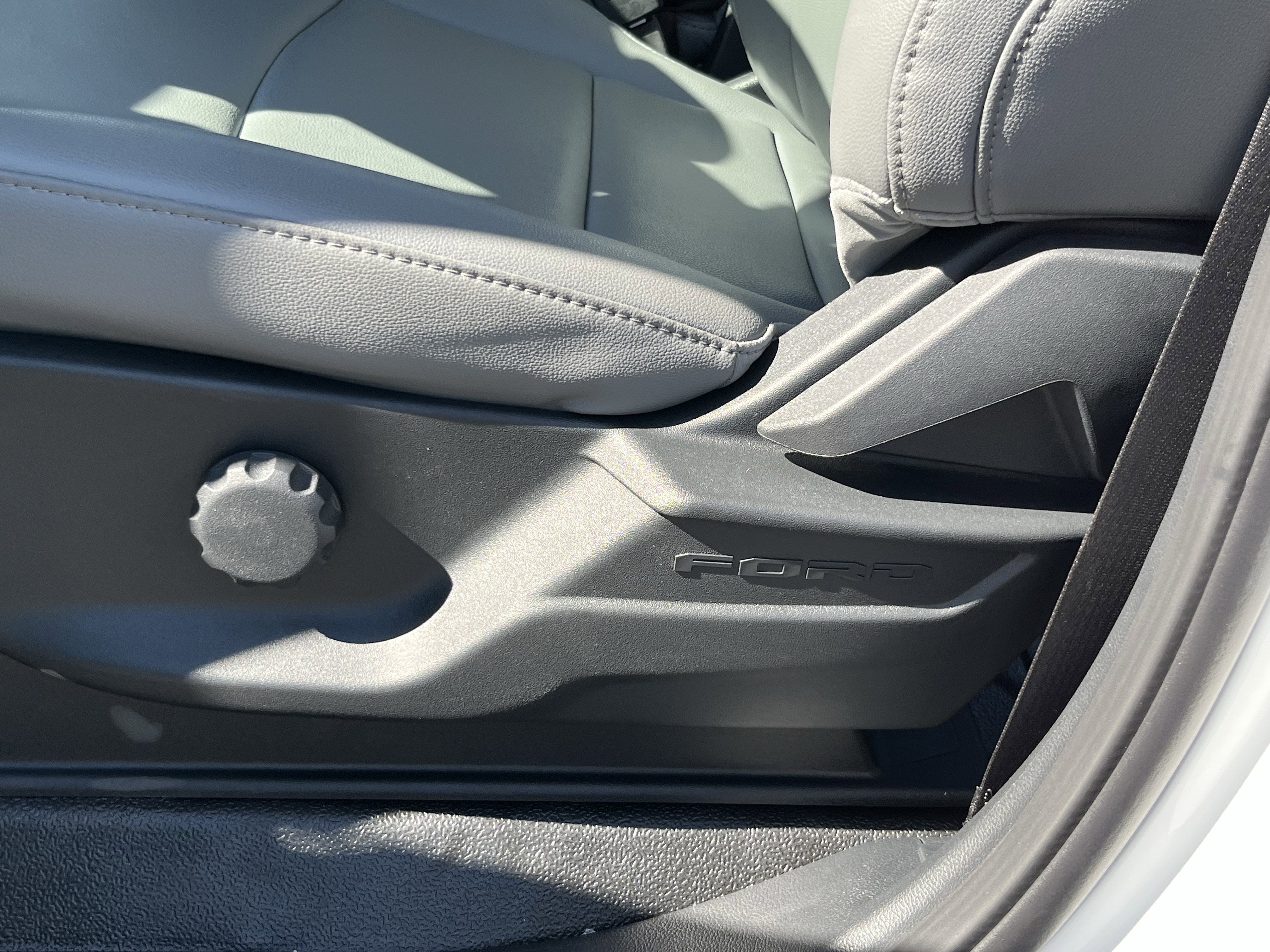 2026 Ford Super Duty F-550 DRW XL 4WD Crew Cab 179 WB 84 CA