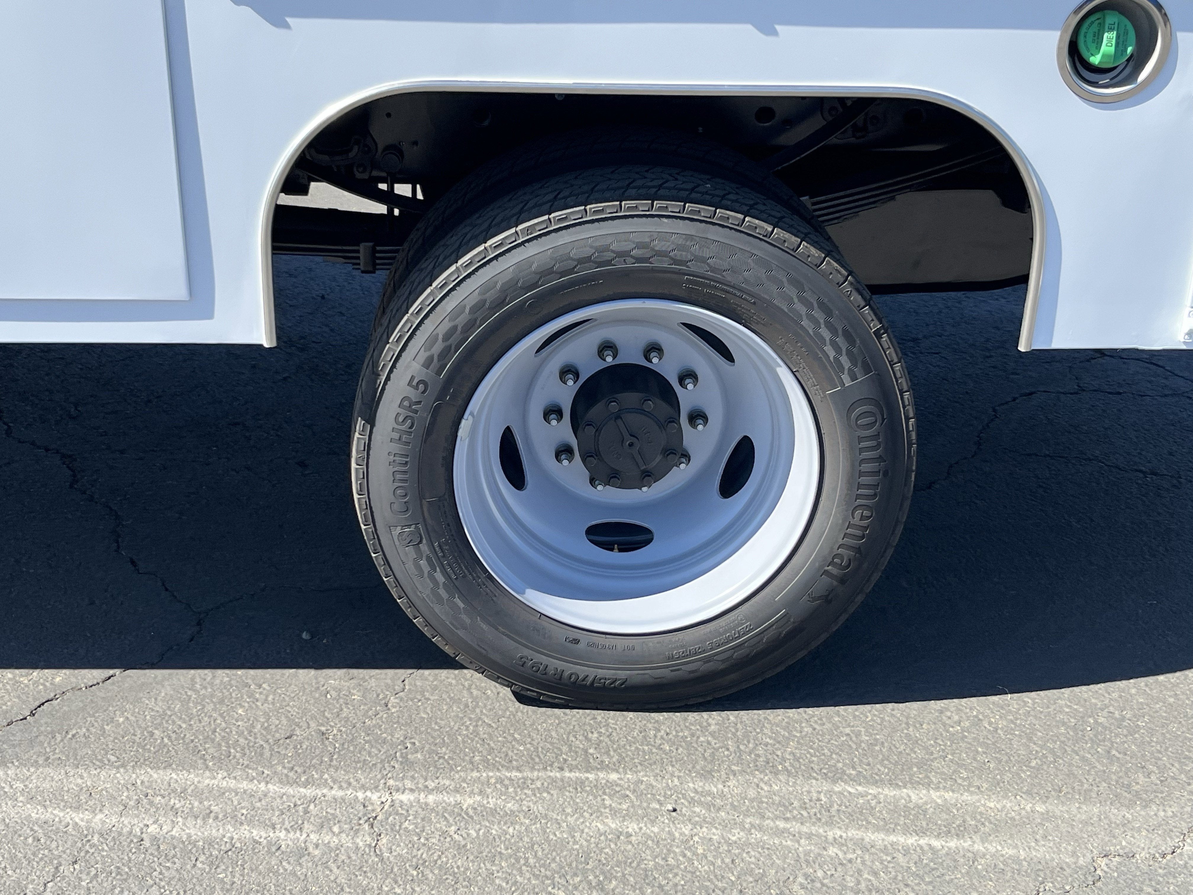 2026 Ford Super Duty F-550 DRW XL 4WD Crew Cab 179 WB 84 CA