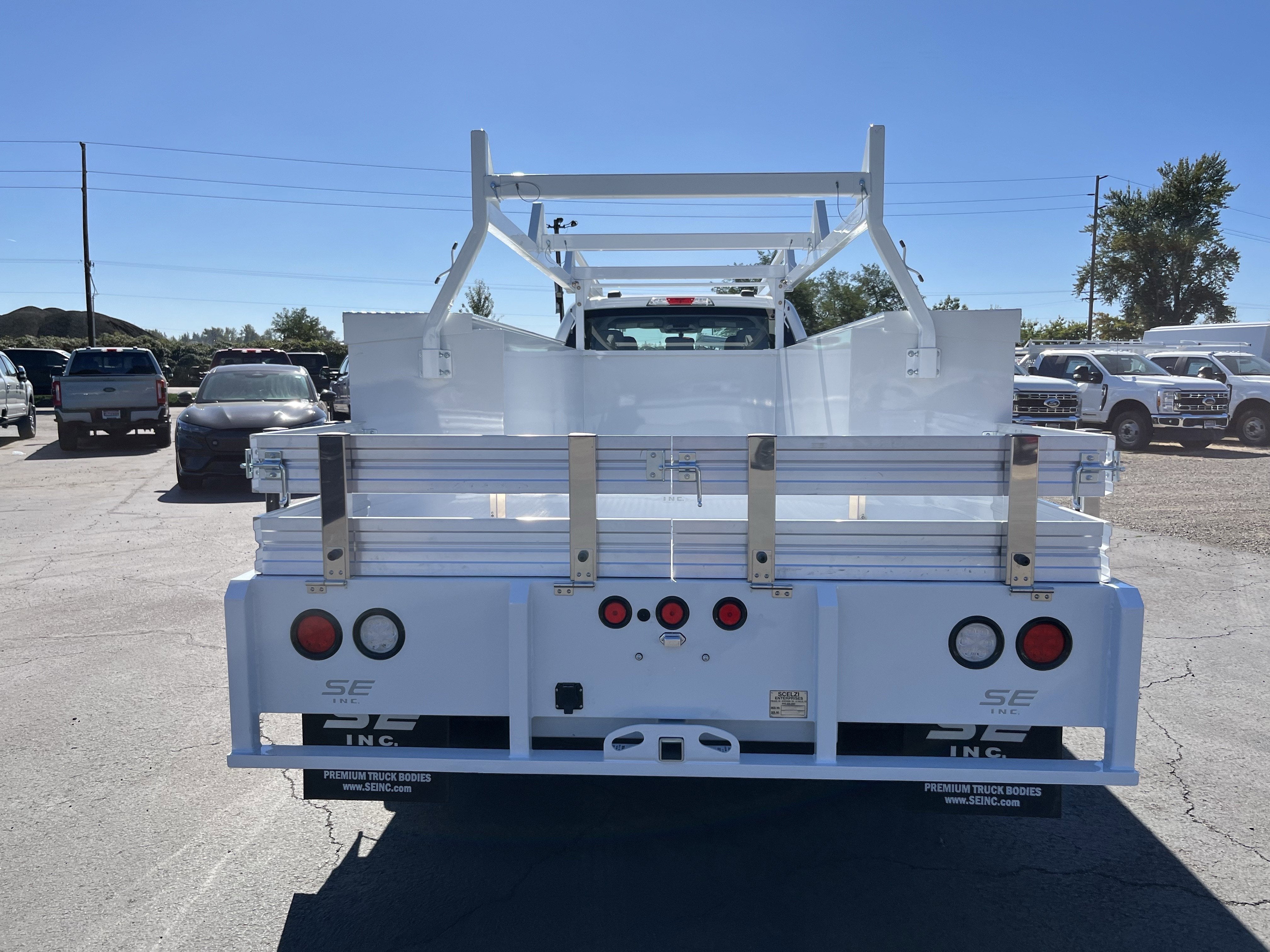 2026 Ford Super Duty F-550 DRW XL 4WD Crew Cab 179 WB 84 CA