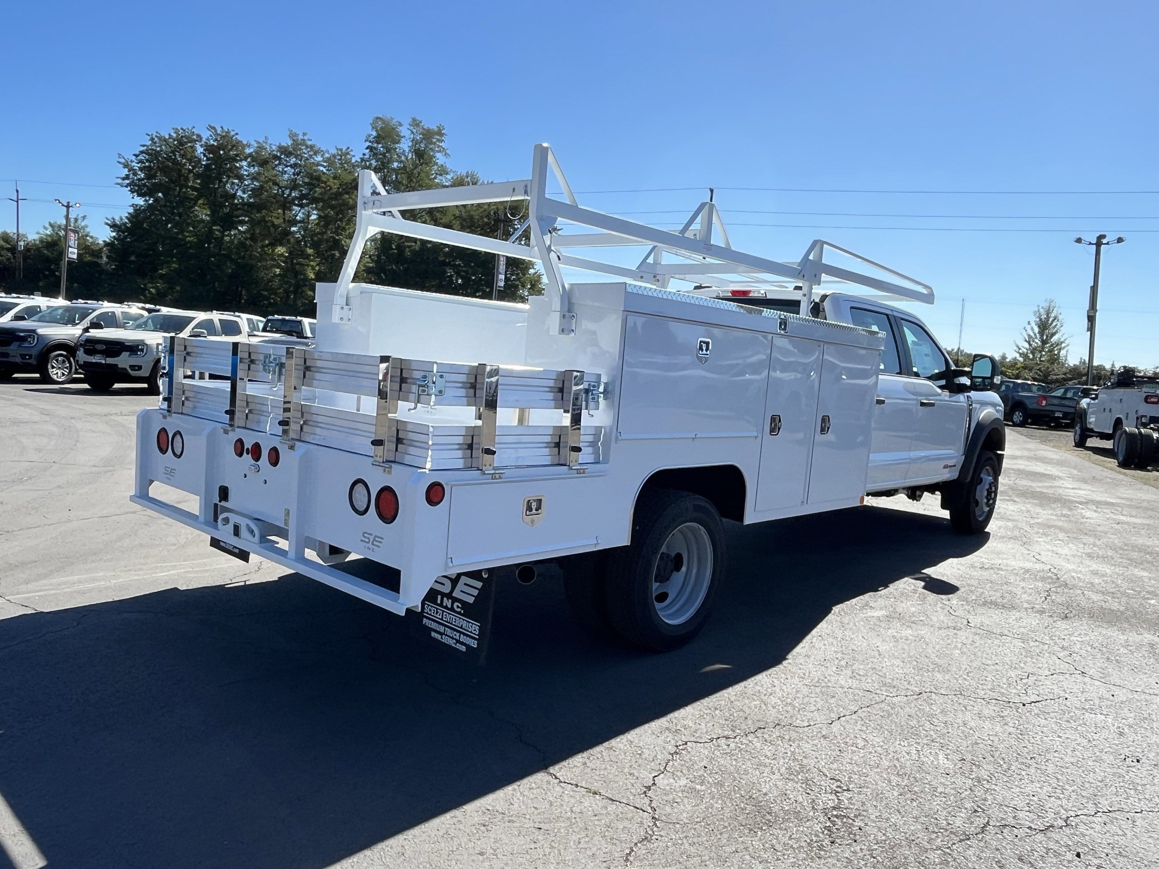 2026 Ford Super Duty F-550 DRW XL 4WD Crew Cab 179 WB 84 CA