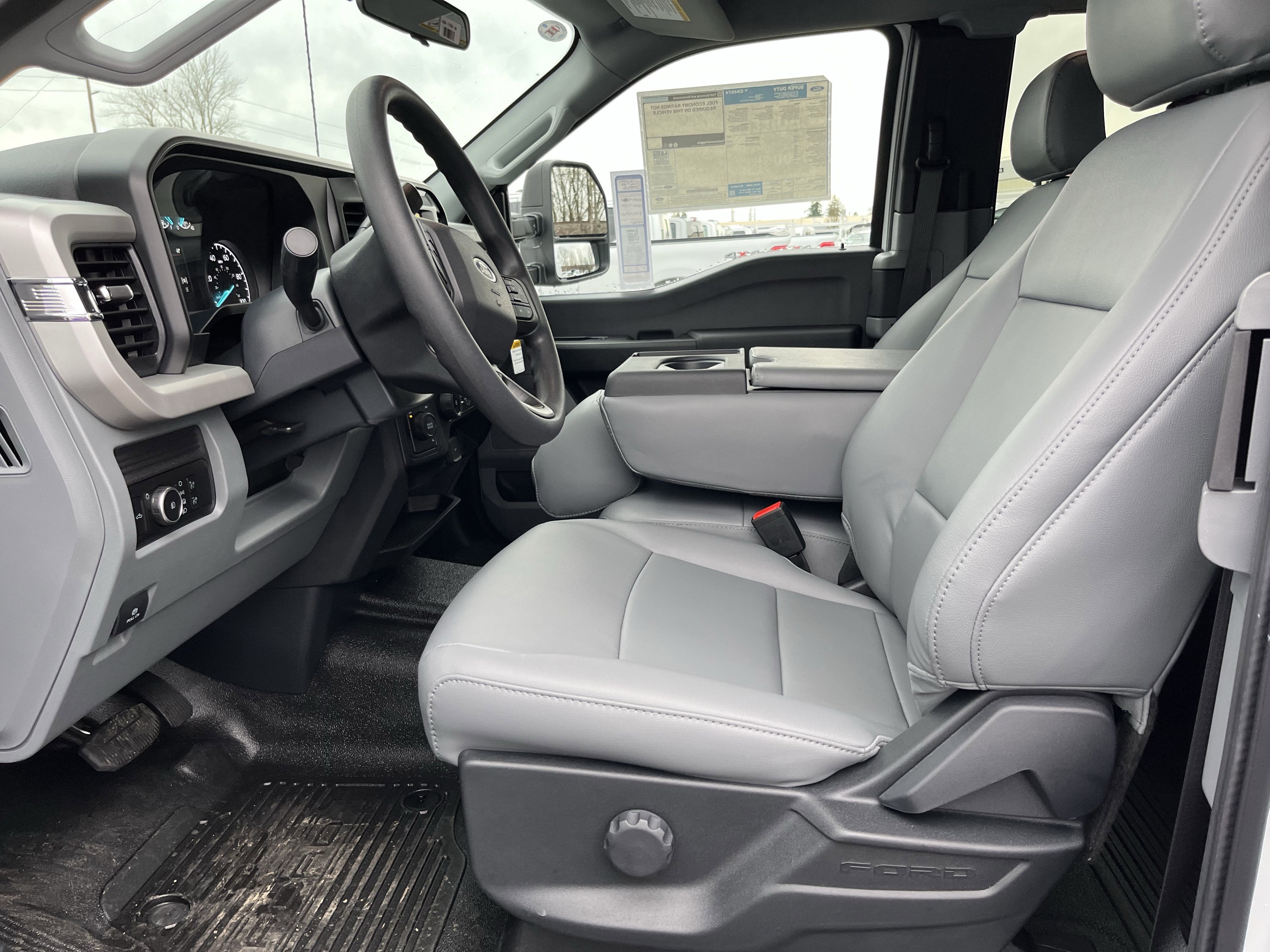 2026 Ford Super Duty F-450 DRW XL 4WD SuperCab 168 WB 60 CA