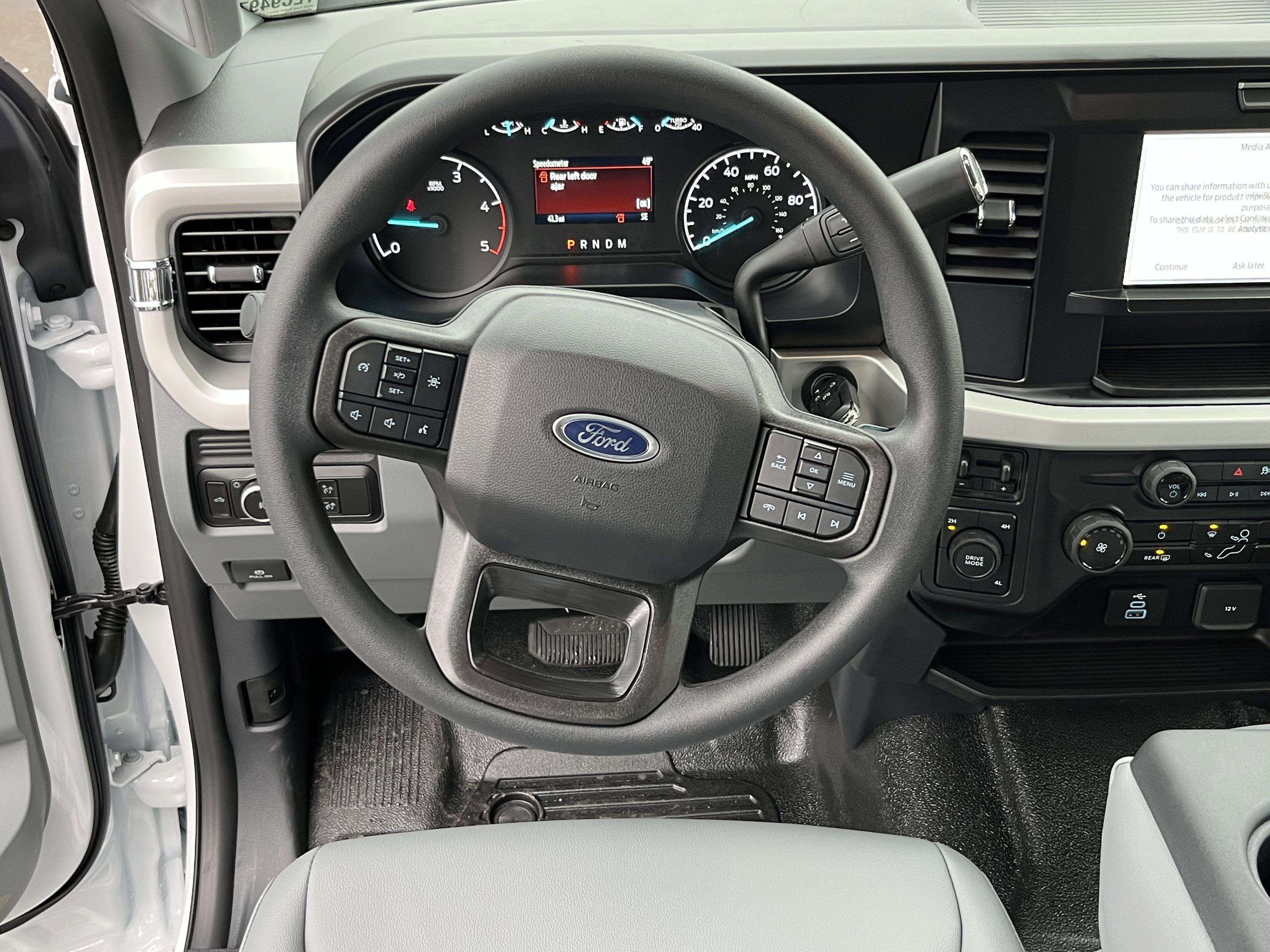 2026 Ford Super Duty F-450 DRW XL 4WD SuperCab 168 WB 60 CA