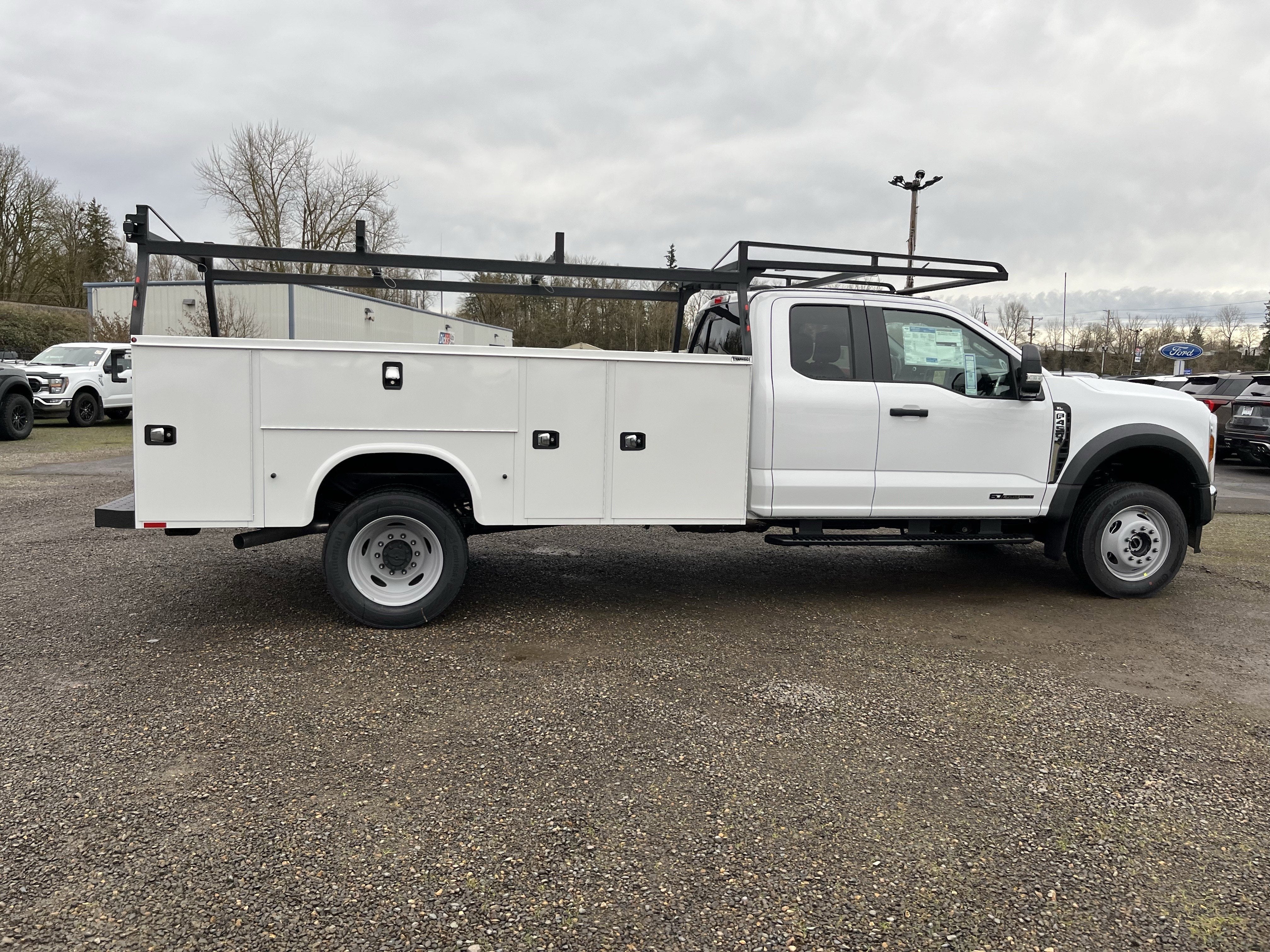 2026 Ford Super Duty F-450 DRW XL 4WD SuperCab 168 WB 60 CA
