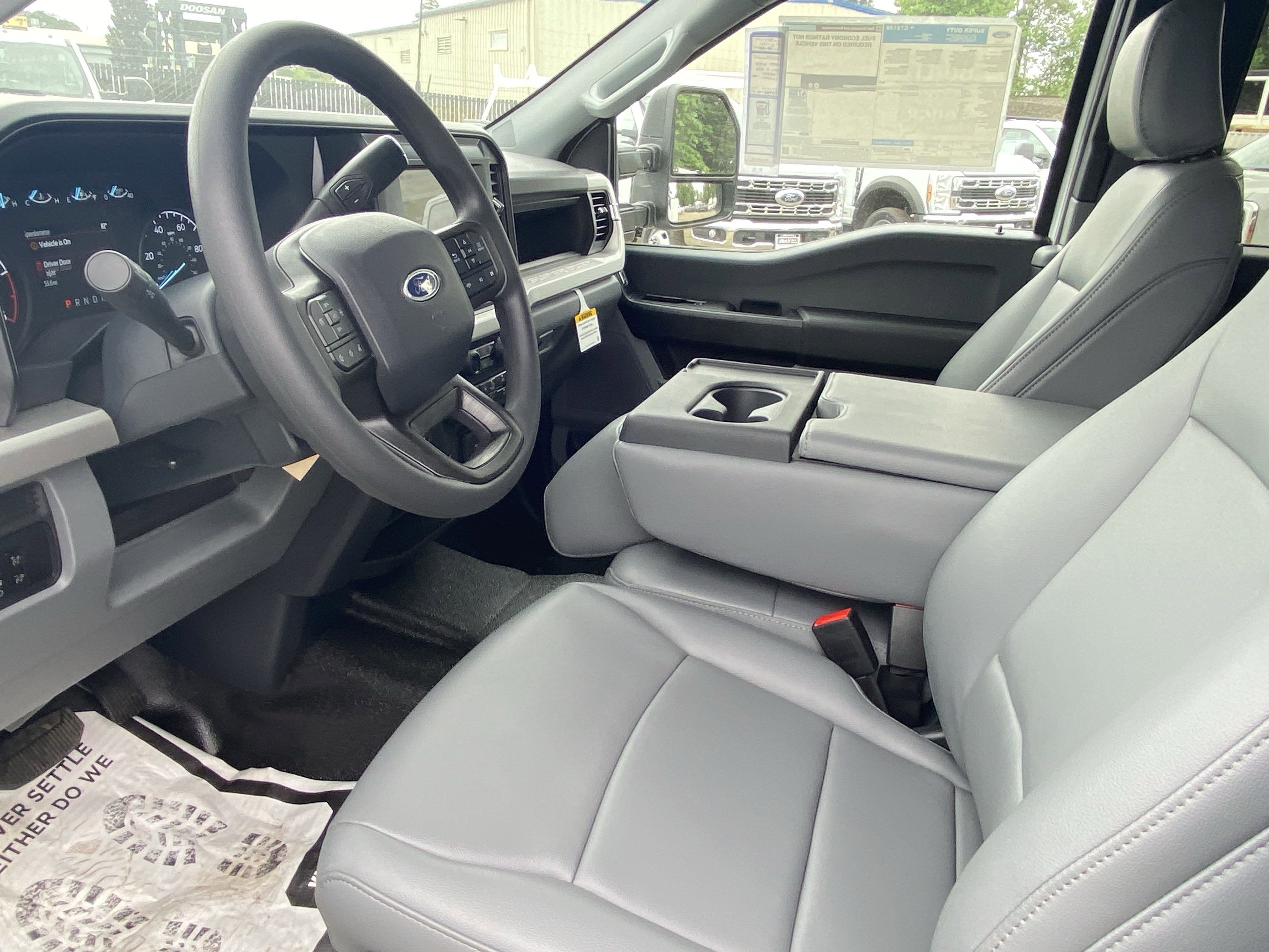 2025 Ford Super Duty F-450 DRW XL