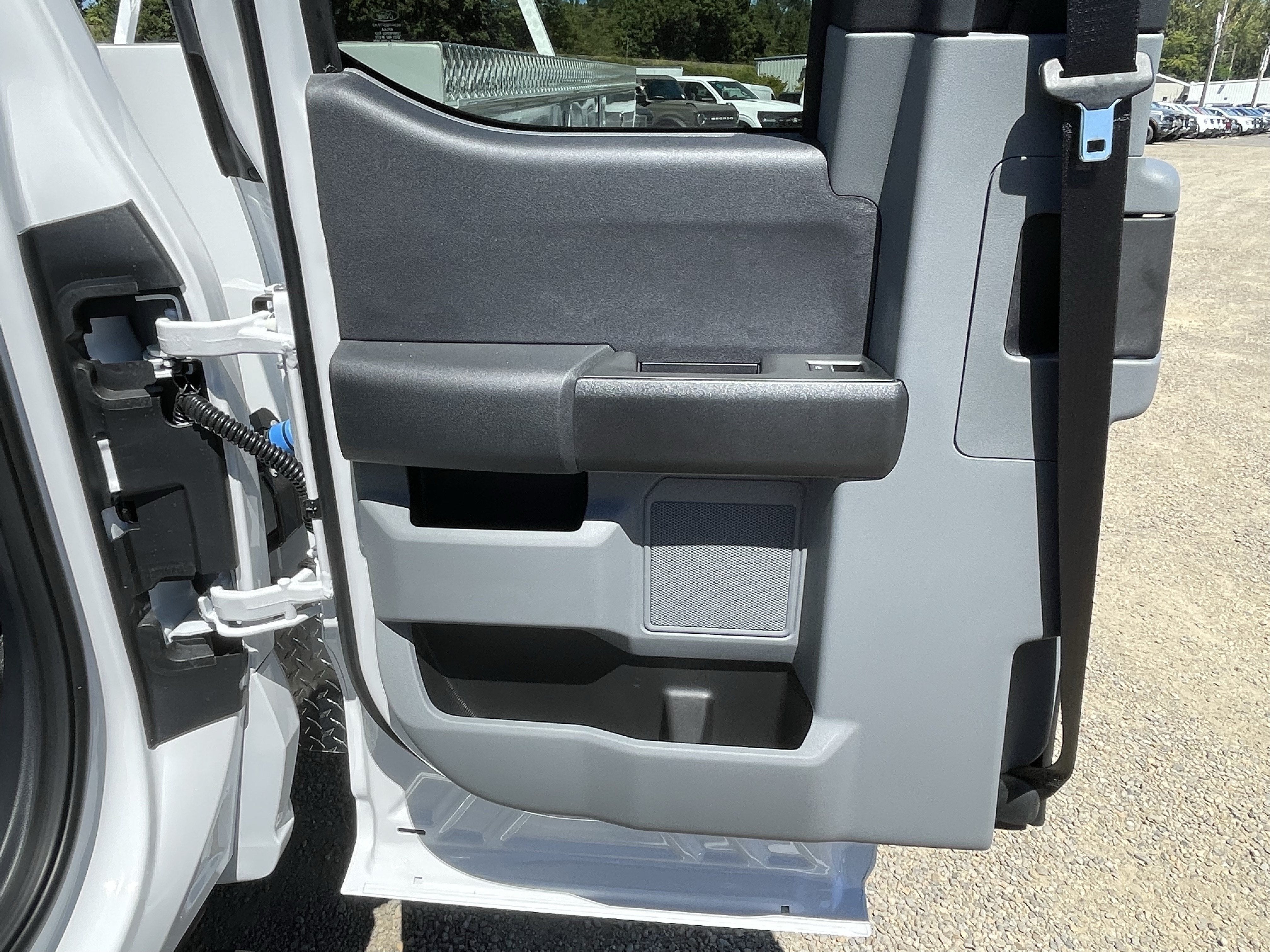 2026 Ford Super Duty F-450 DRW XL 4WD SuperCab 192 WB 84 CA