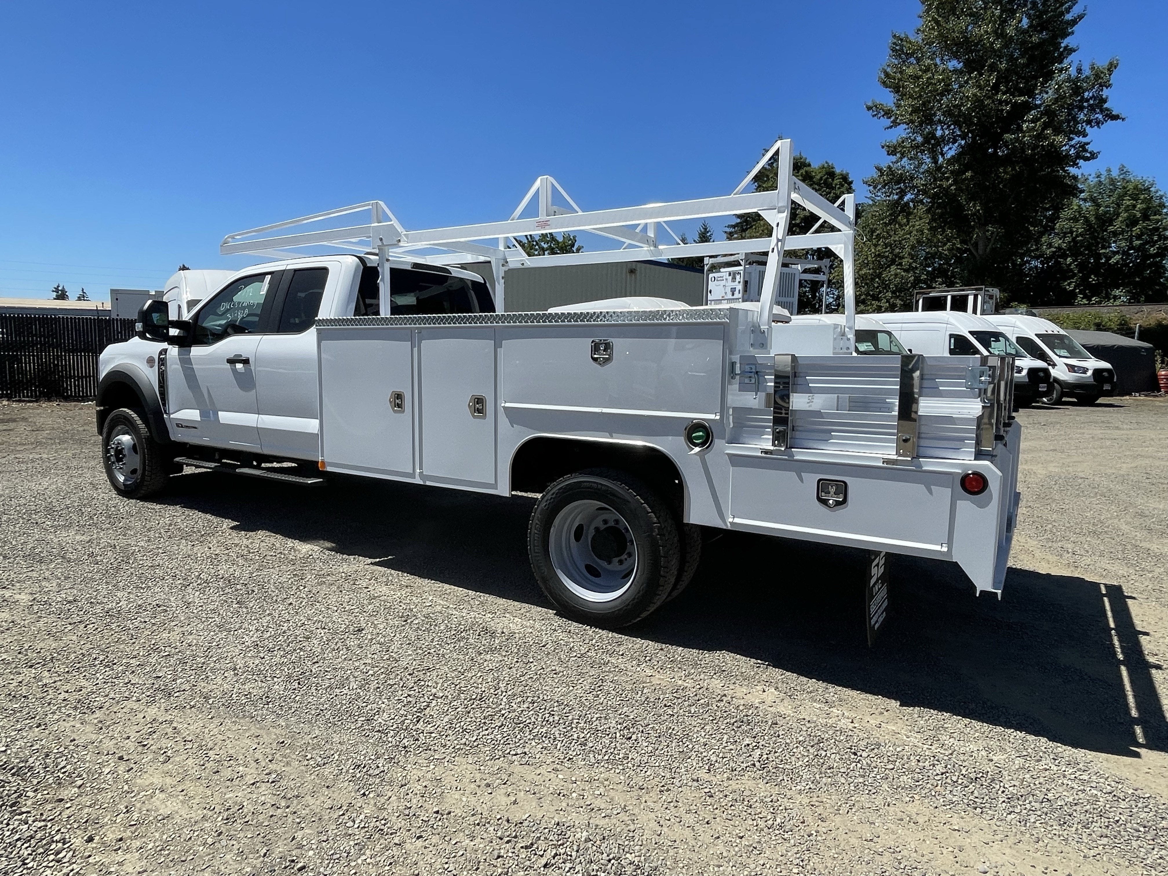 2026 Ford Super Duty F-450 DRW XL 4WD SuperCab 192 WB 84 CA