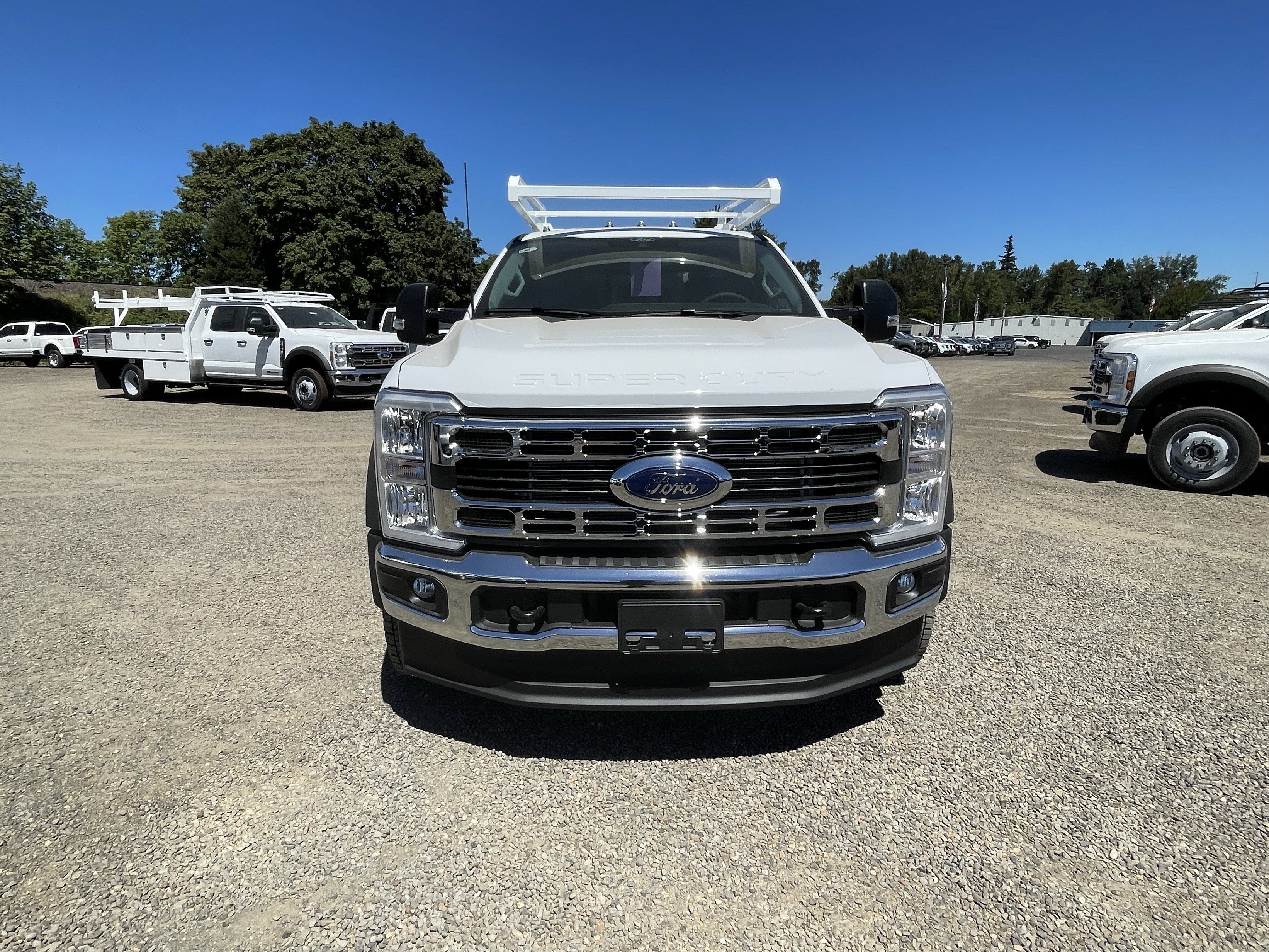 2026 Ford Super Duty F-450 DRW XL 4WD SuperCab 192 WB 84 CA