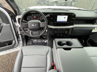 2026 Ford Super Duty F-450 DRW XL 4WD SuperCab 192 WB 84 CA