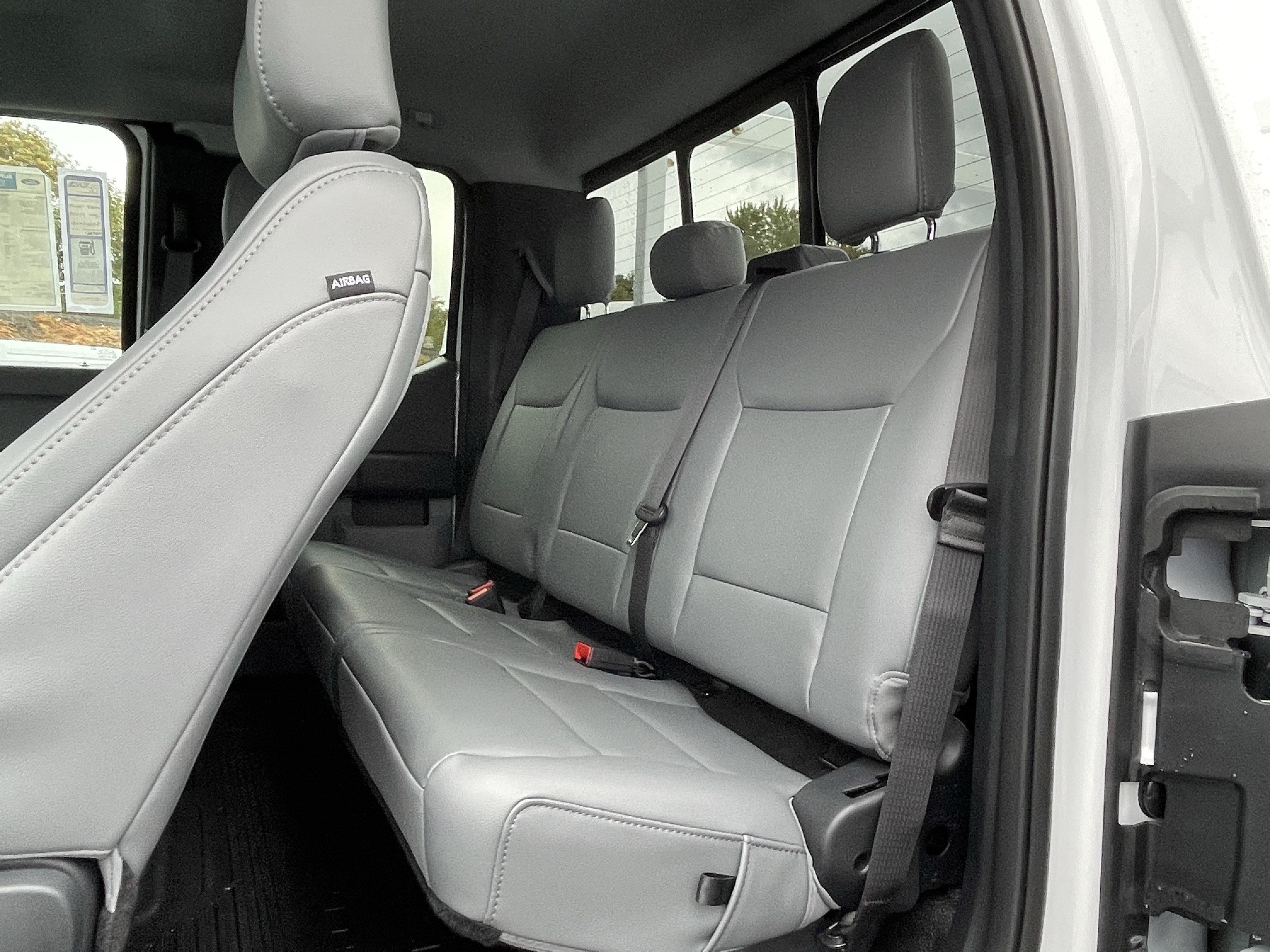 2026 Ford Super Duty F-450 DRW XL 4WD SuperCab 192 WB 84 CA