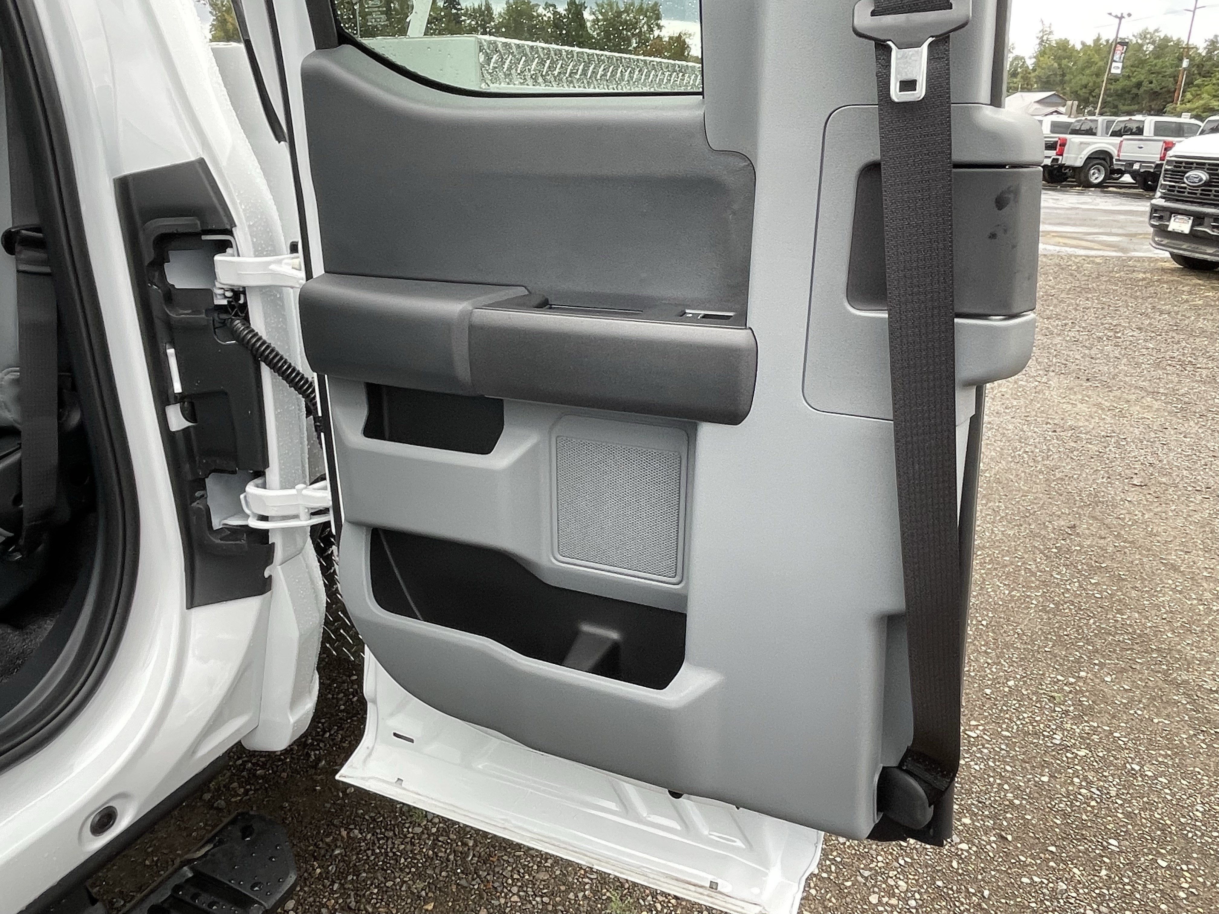 2026 Ford Super Duty F-450 DRW XL 4WD SuperCab 192 WB 84 CA