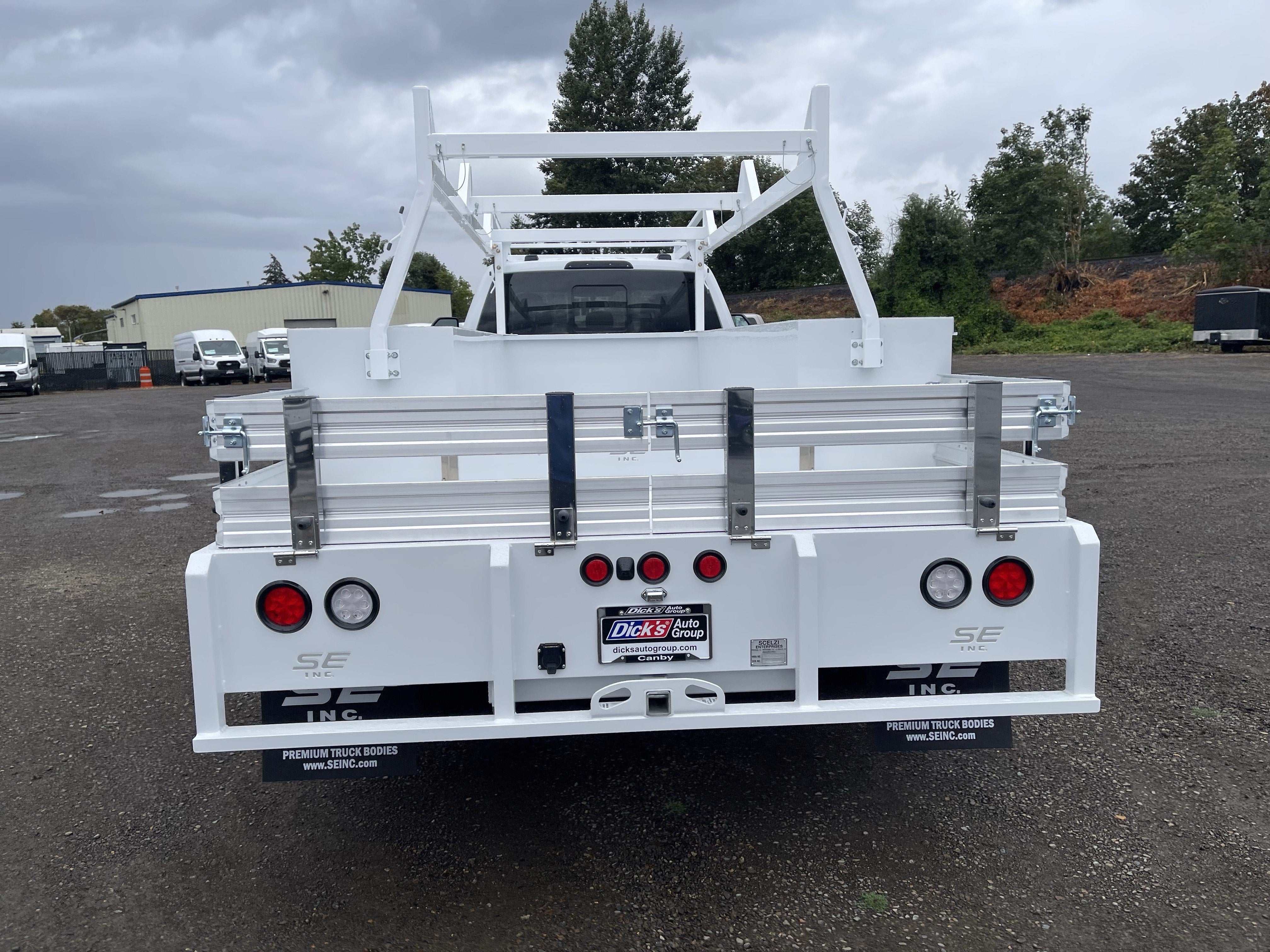 2026 Ford Super Duty F-450 DRW XL 4WD SuperCab 192 WB 84 CA