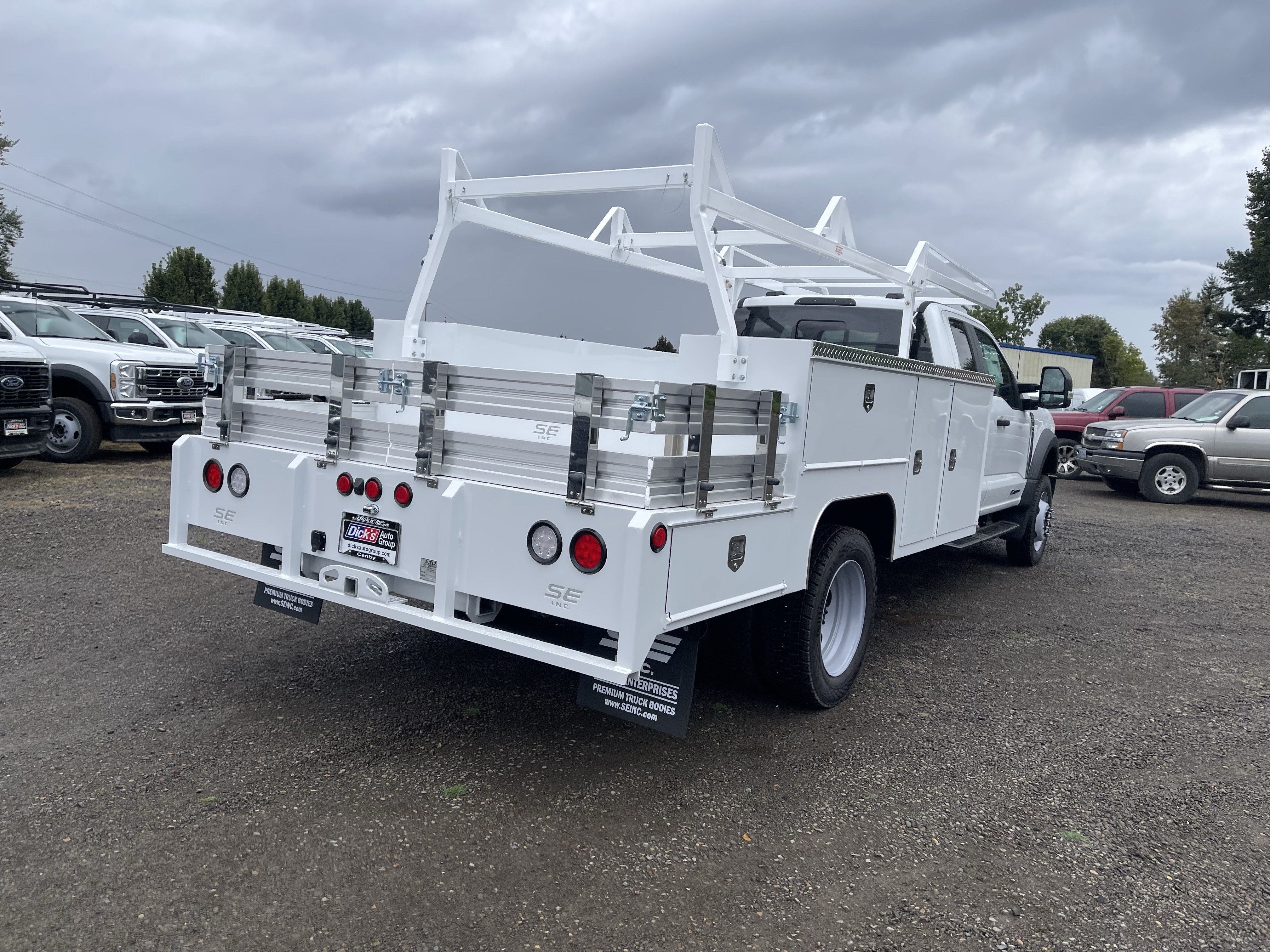 2026 Ford Super Duty F-450 DRW XL 4WD SuperCab 192 WB 84 CA