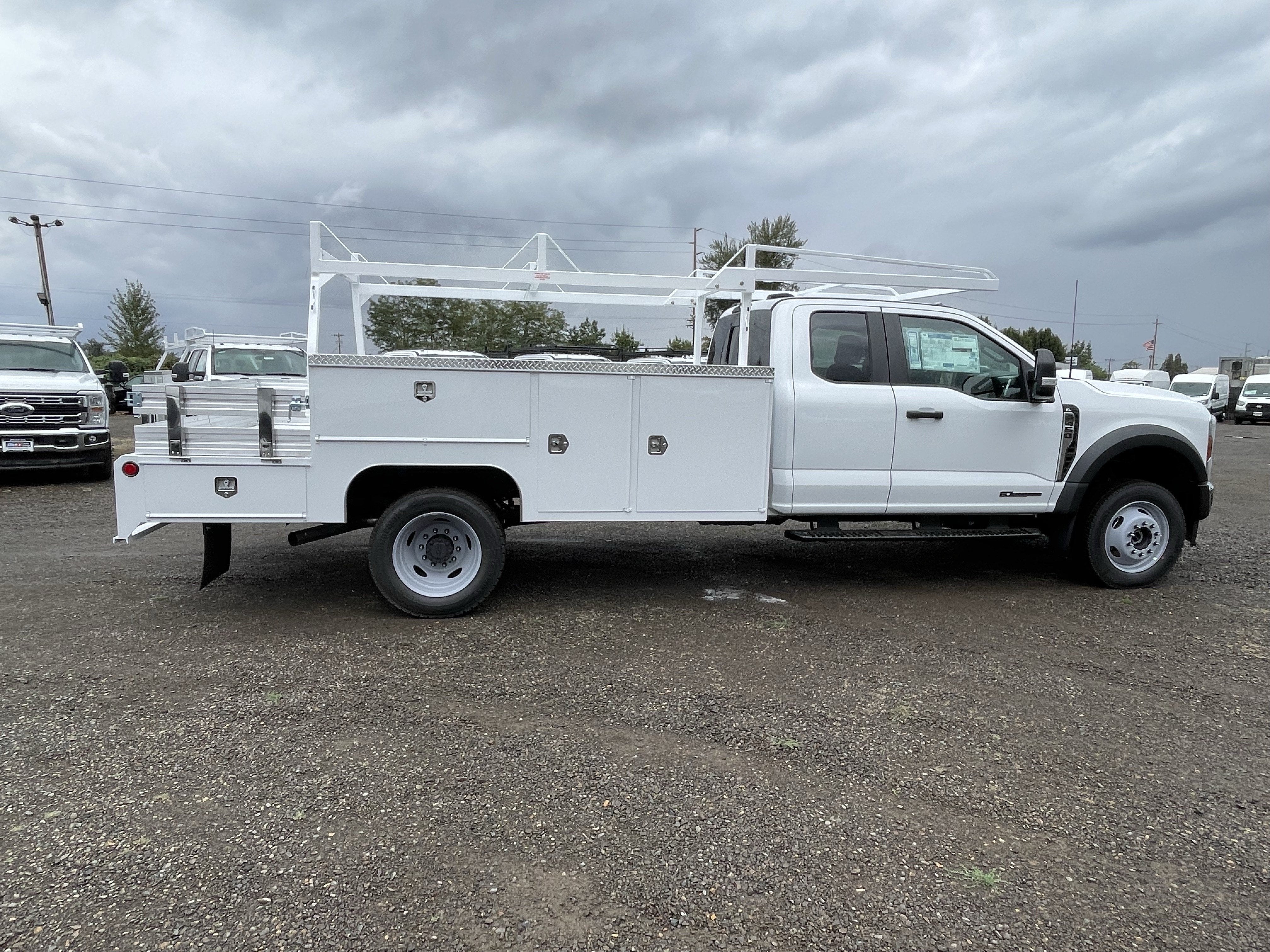 2026 Ford Super Duty F-450 DRW XL 4WD SuperCab 192 WB 84 CA