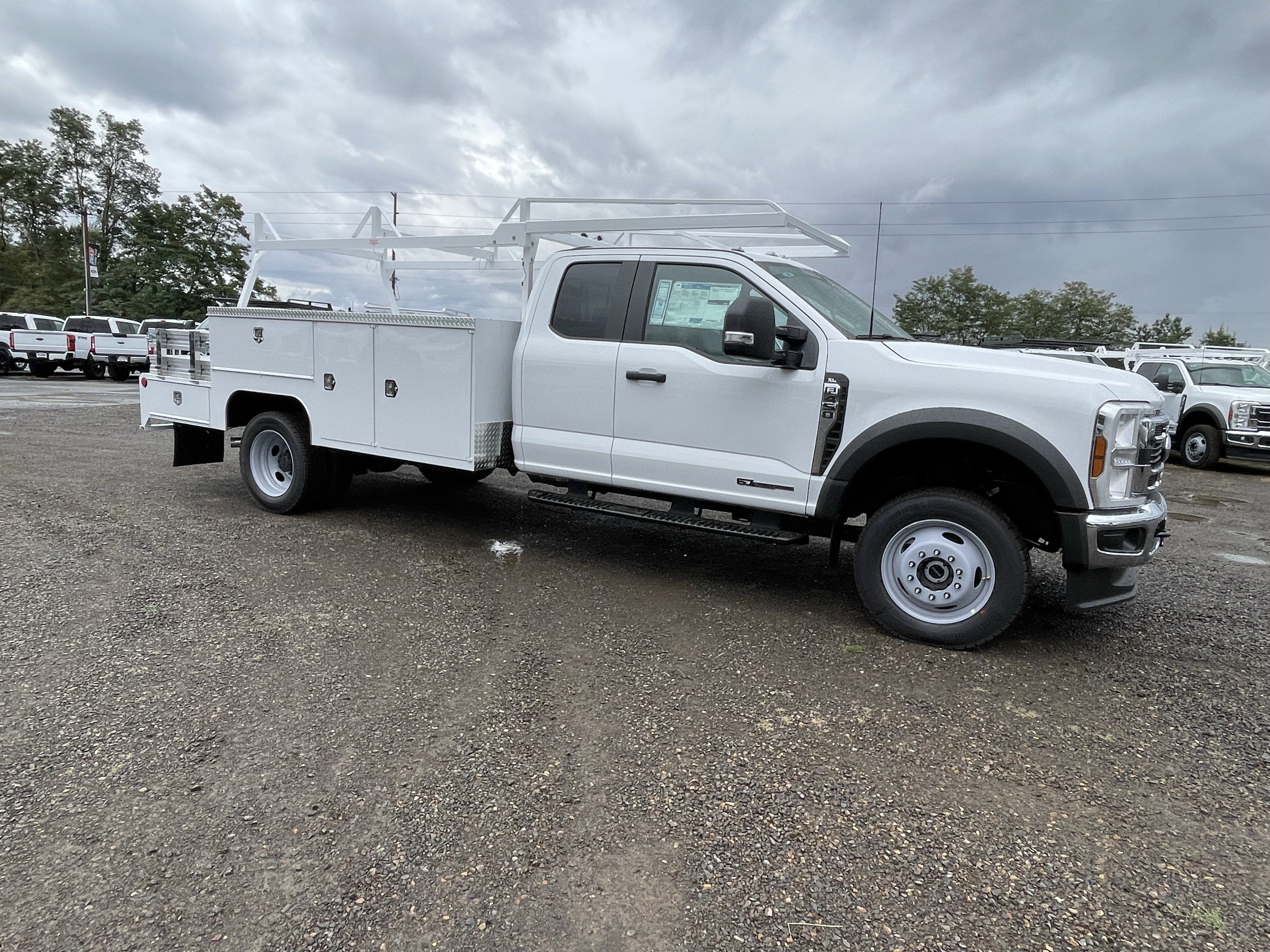 2026 Ford Super Duty F-450 DRW XL 4WD SuperCab 192 WB 84 CA