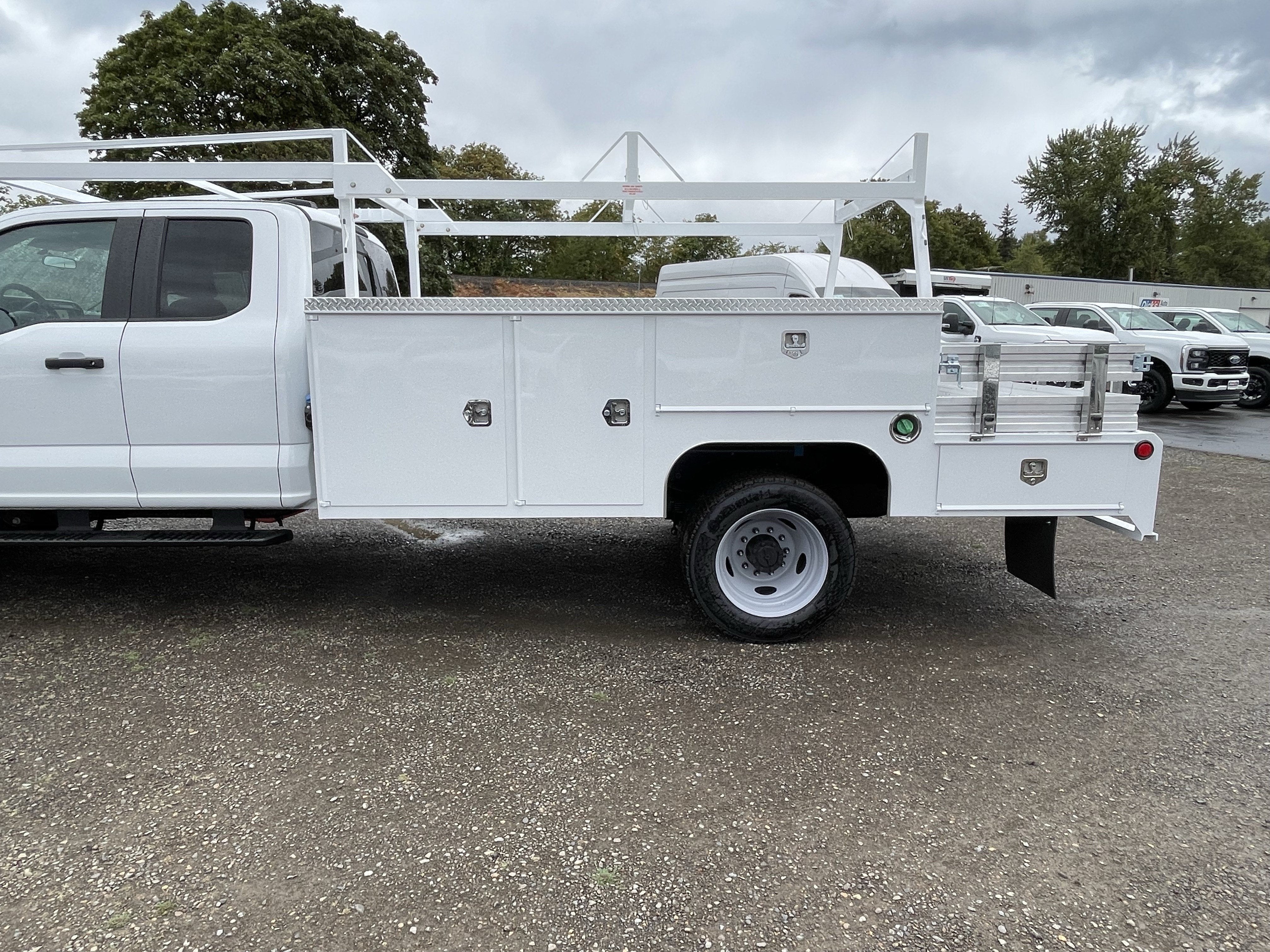 2026 Ford Super Duty F-450 DRW XL 4WD SuperCab 192 WB 84 CA