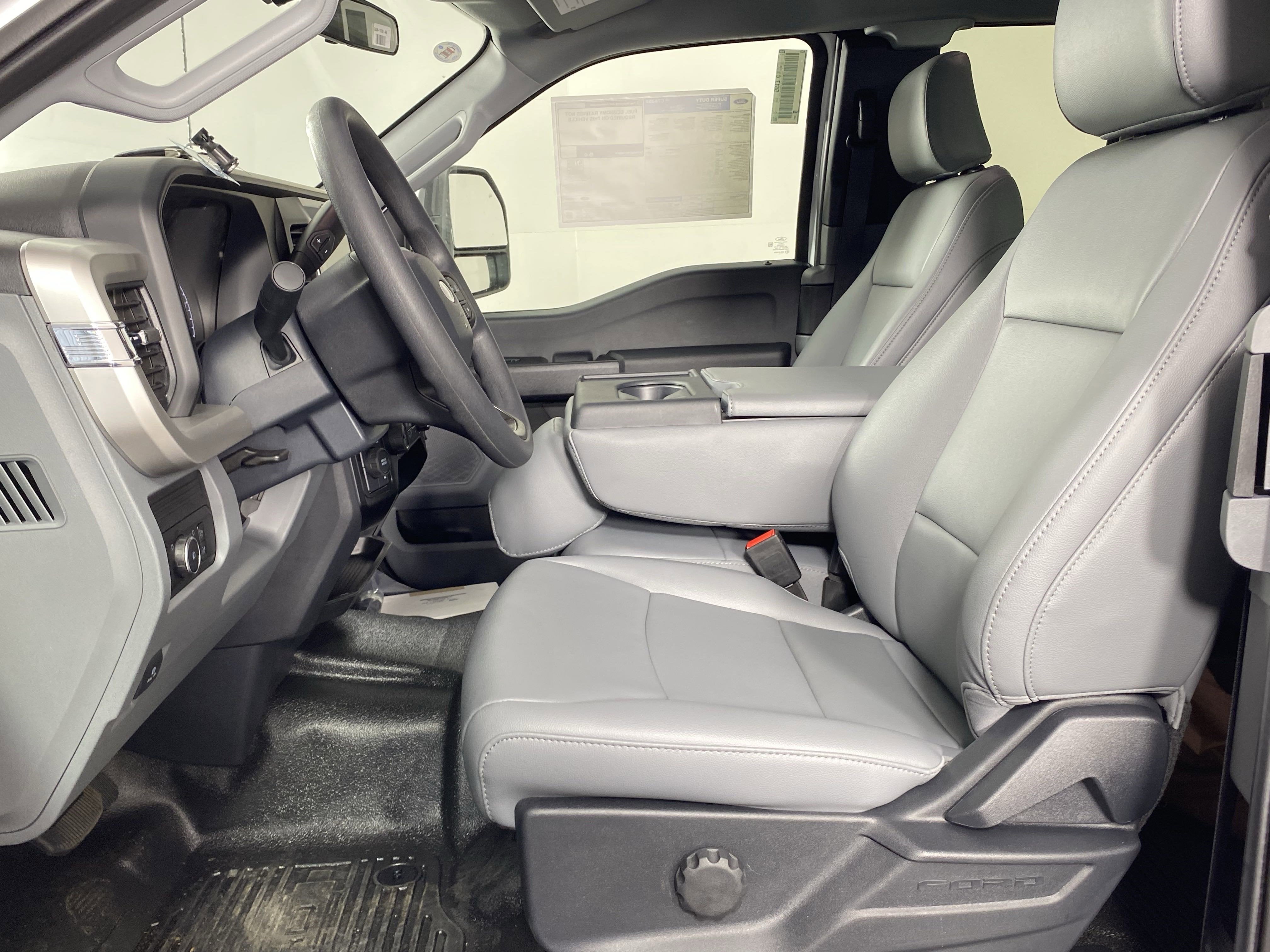 2025 Ford Super Duty F-550 DRW XL