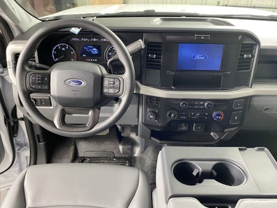 2025 Ford Super Duty F-550 DRW XL