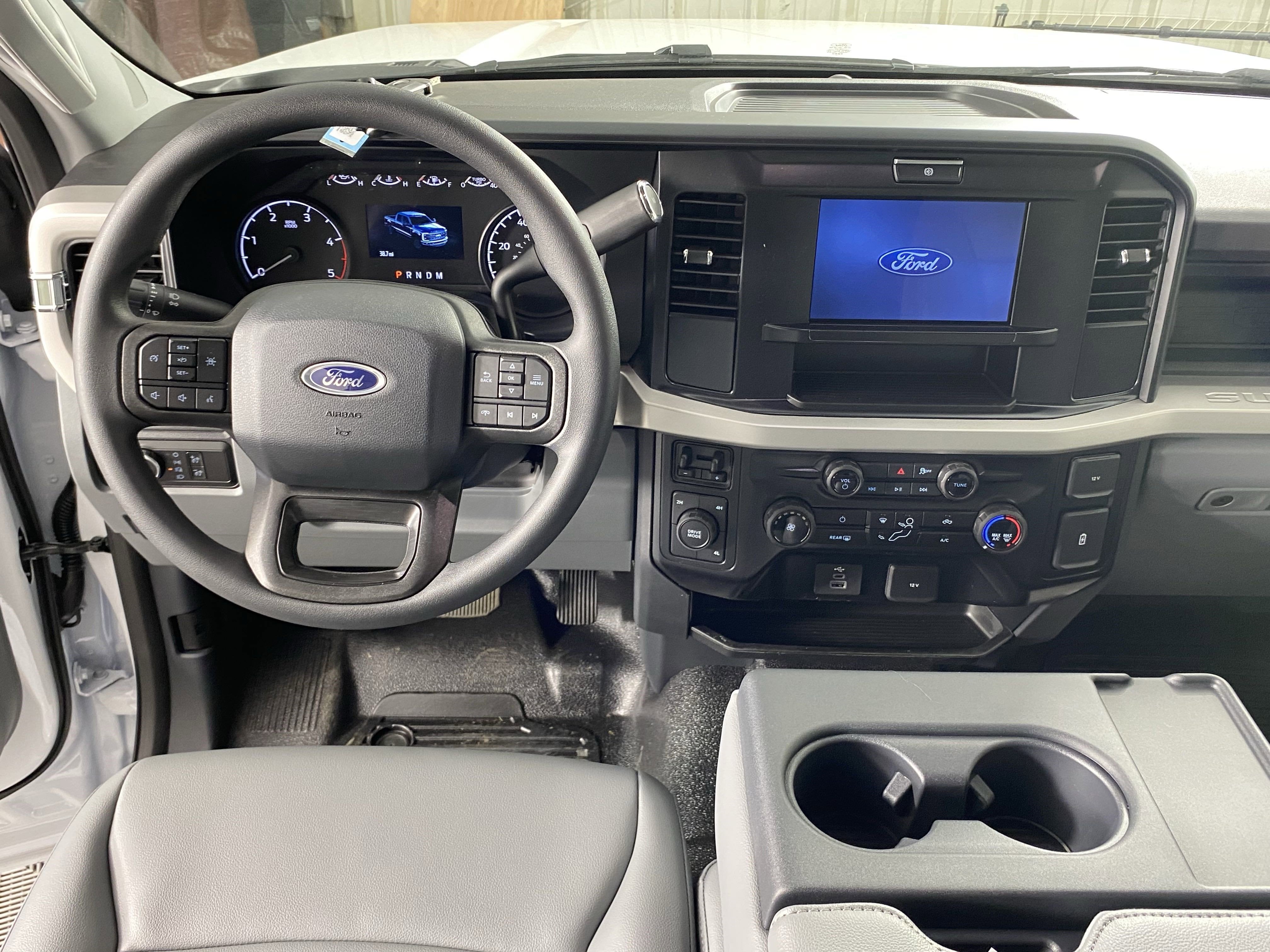 2025 Ford Super Duty F-550 DRW XL