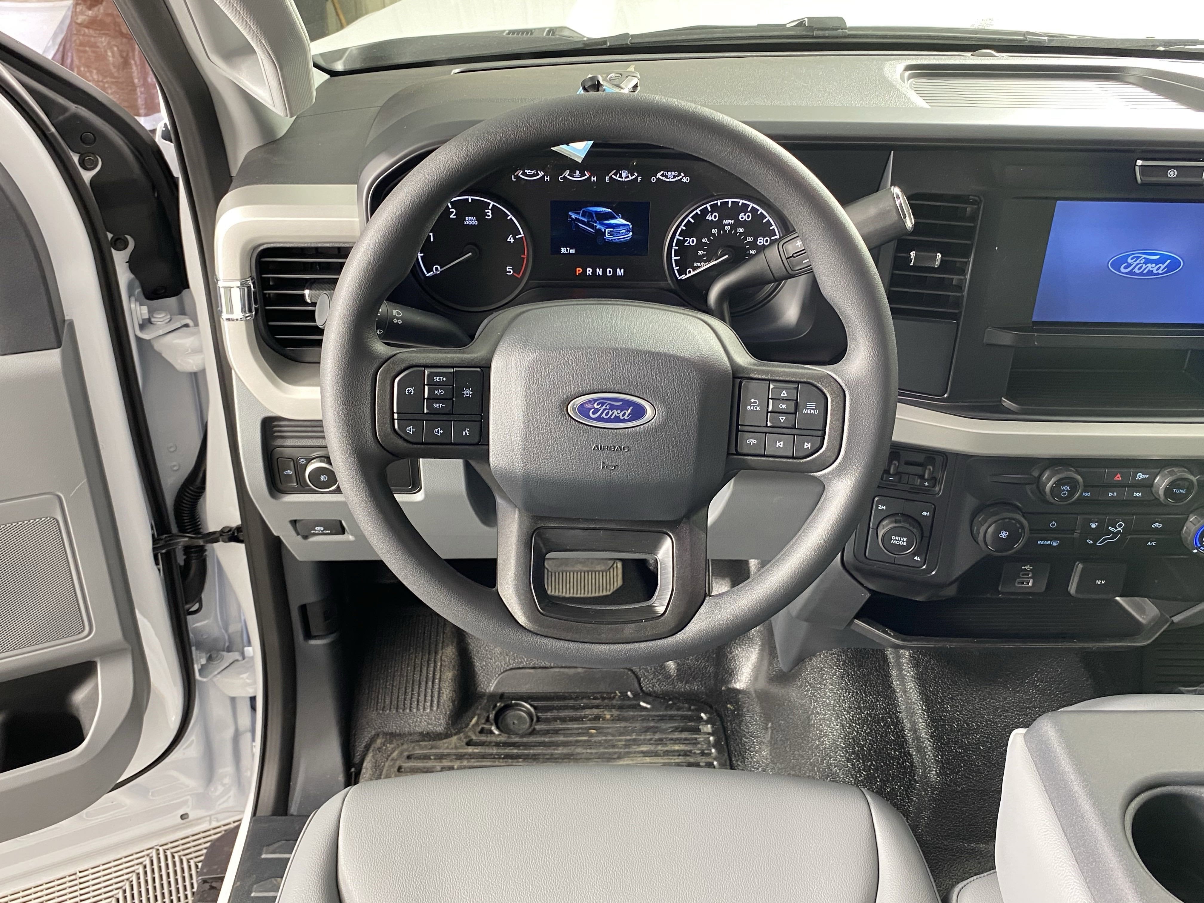 2025 Ford Super Duty F-550 DRW XL
