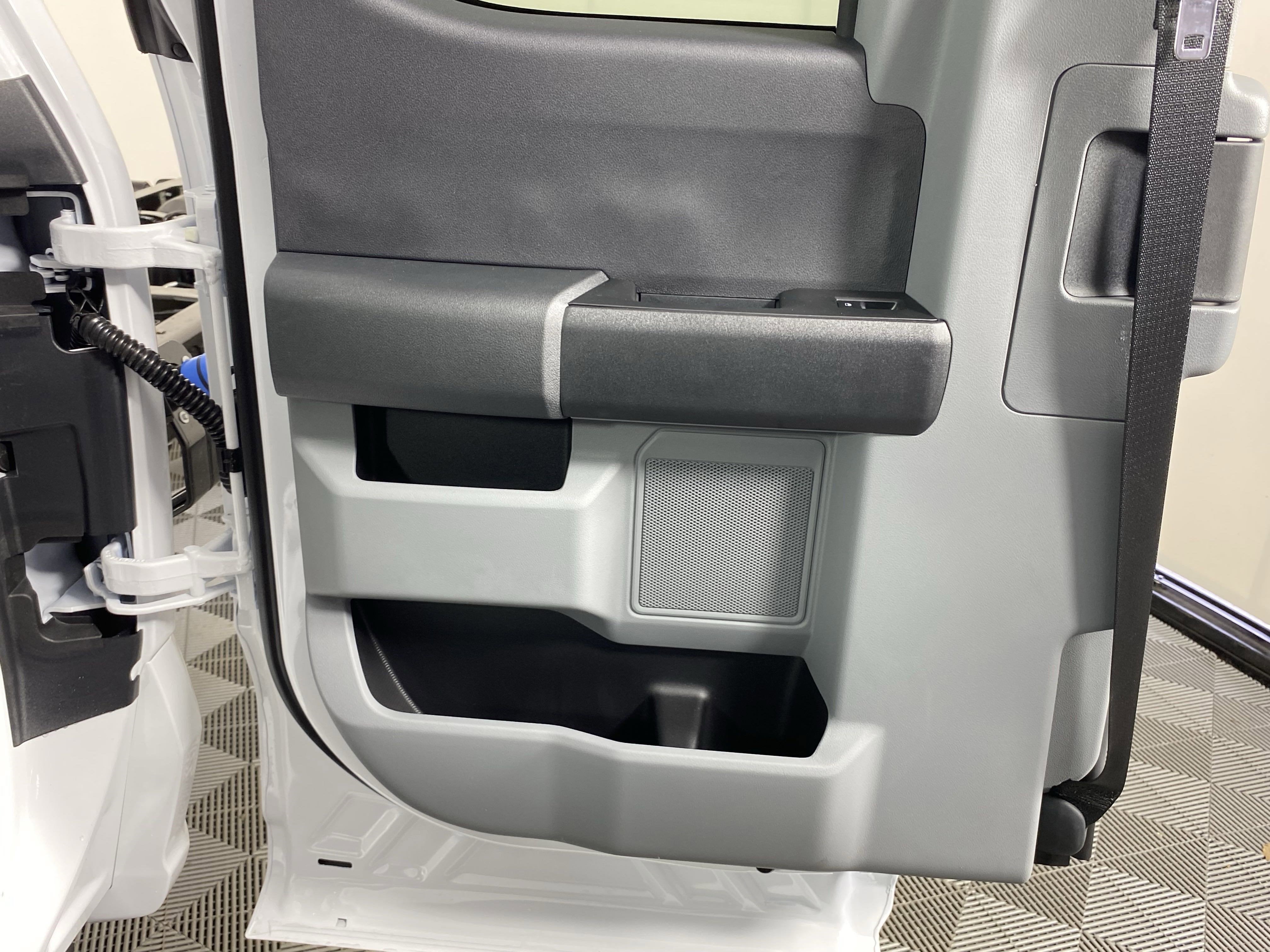 2025 Ford Super Duty F-550 DRW XL