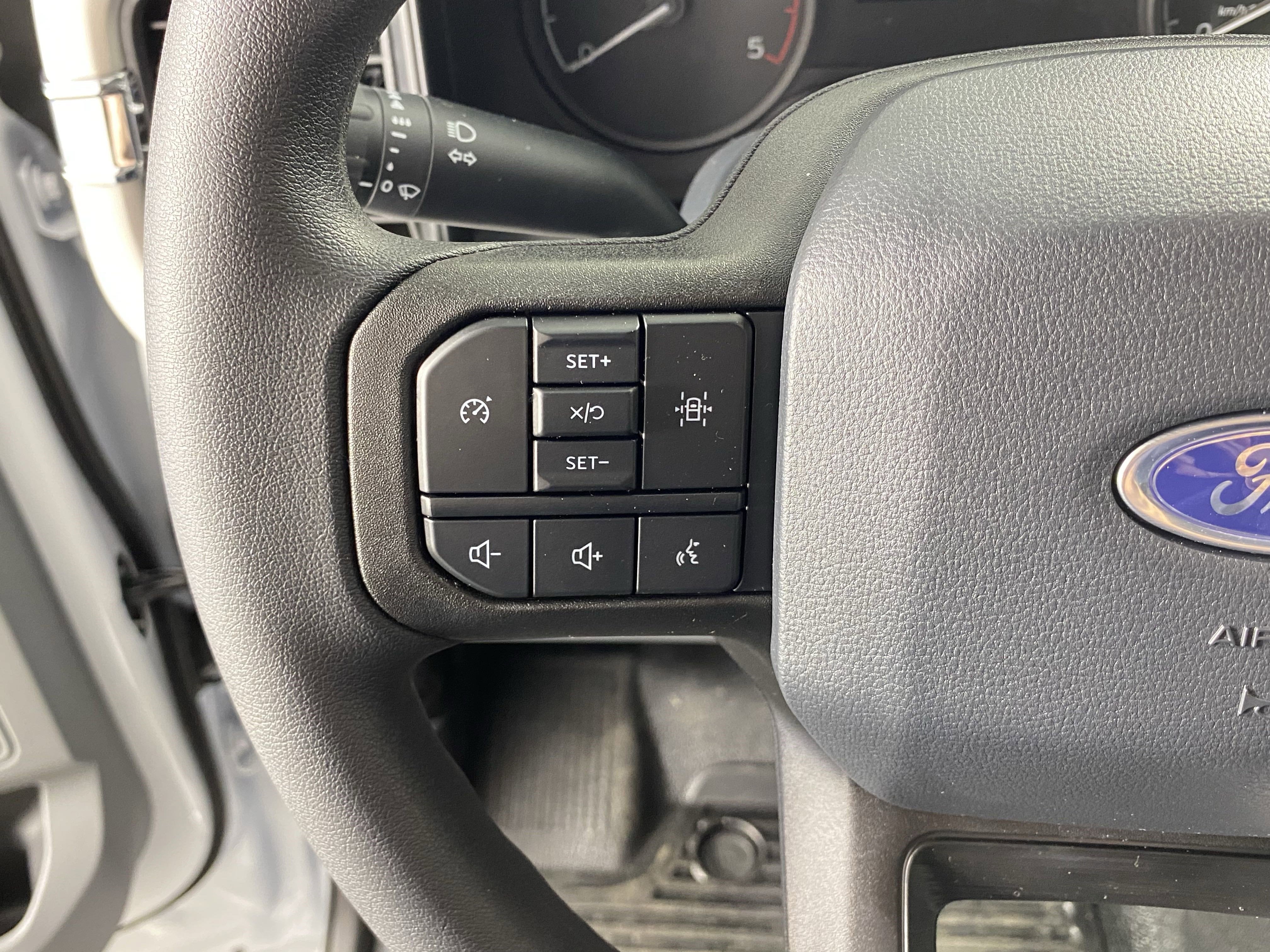 2025 Ford Super Duty F-550 DRW XL