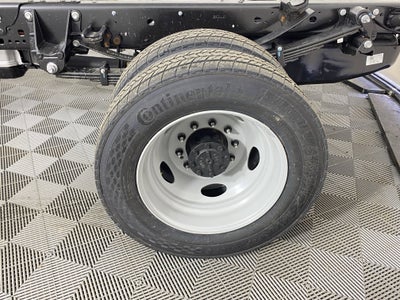 2025 Ford Super Duty F-550 DRW XL