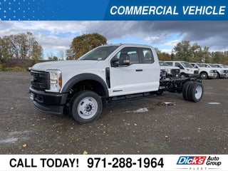 2027 Ford Super Duty F-550 DRW XL 4WD SuperCab chas 168 WB 60 CA