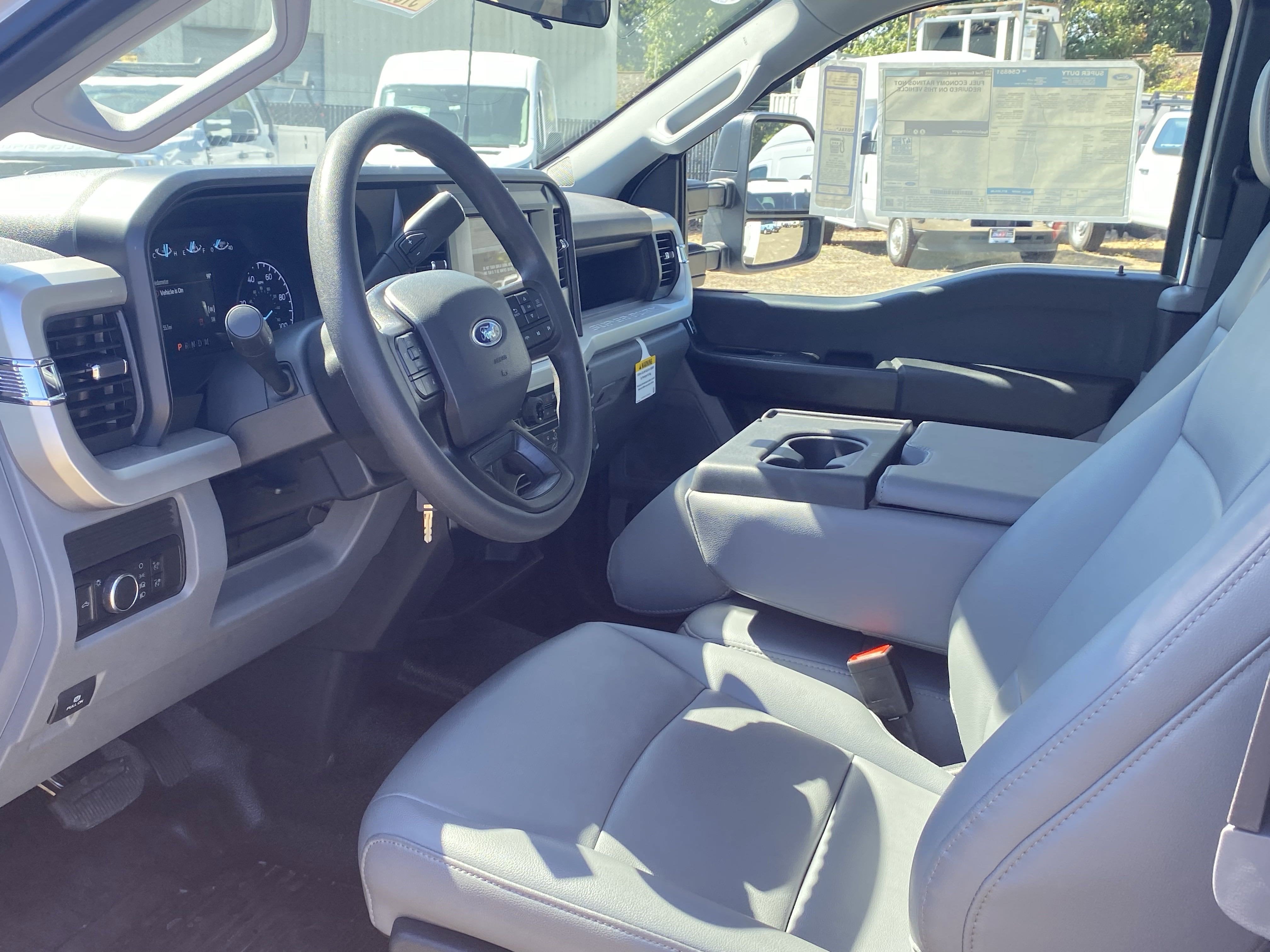 2025 Ford Super Duty F-550 DRW XL