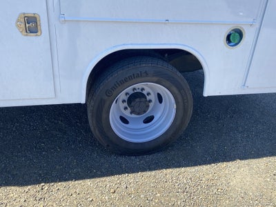 2025 Ford Super Duty F-550 DRW XL