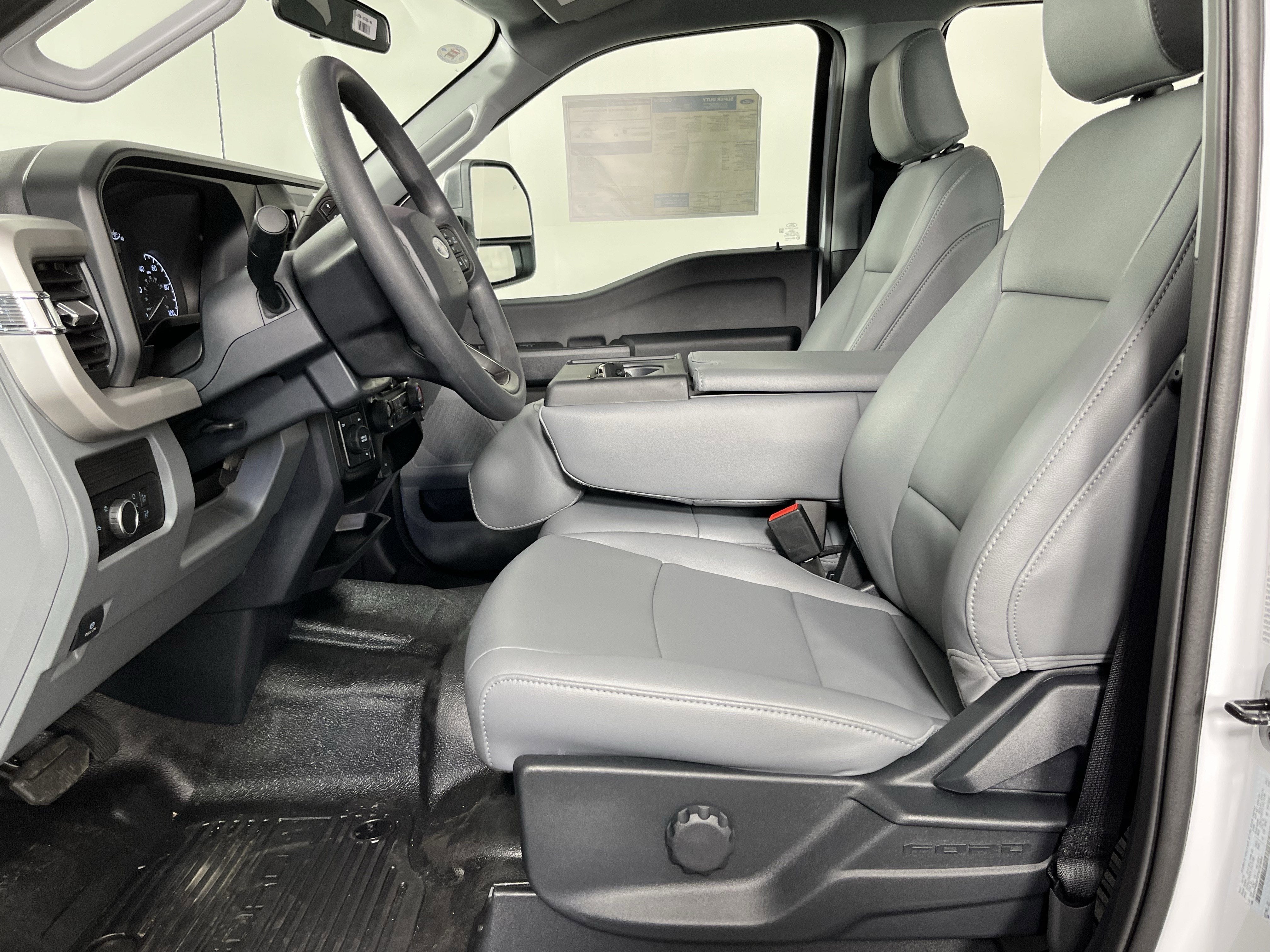 2026 Ford Super Duty F-250 SRW XL 4WD Crew Cab 6.75' Box