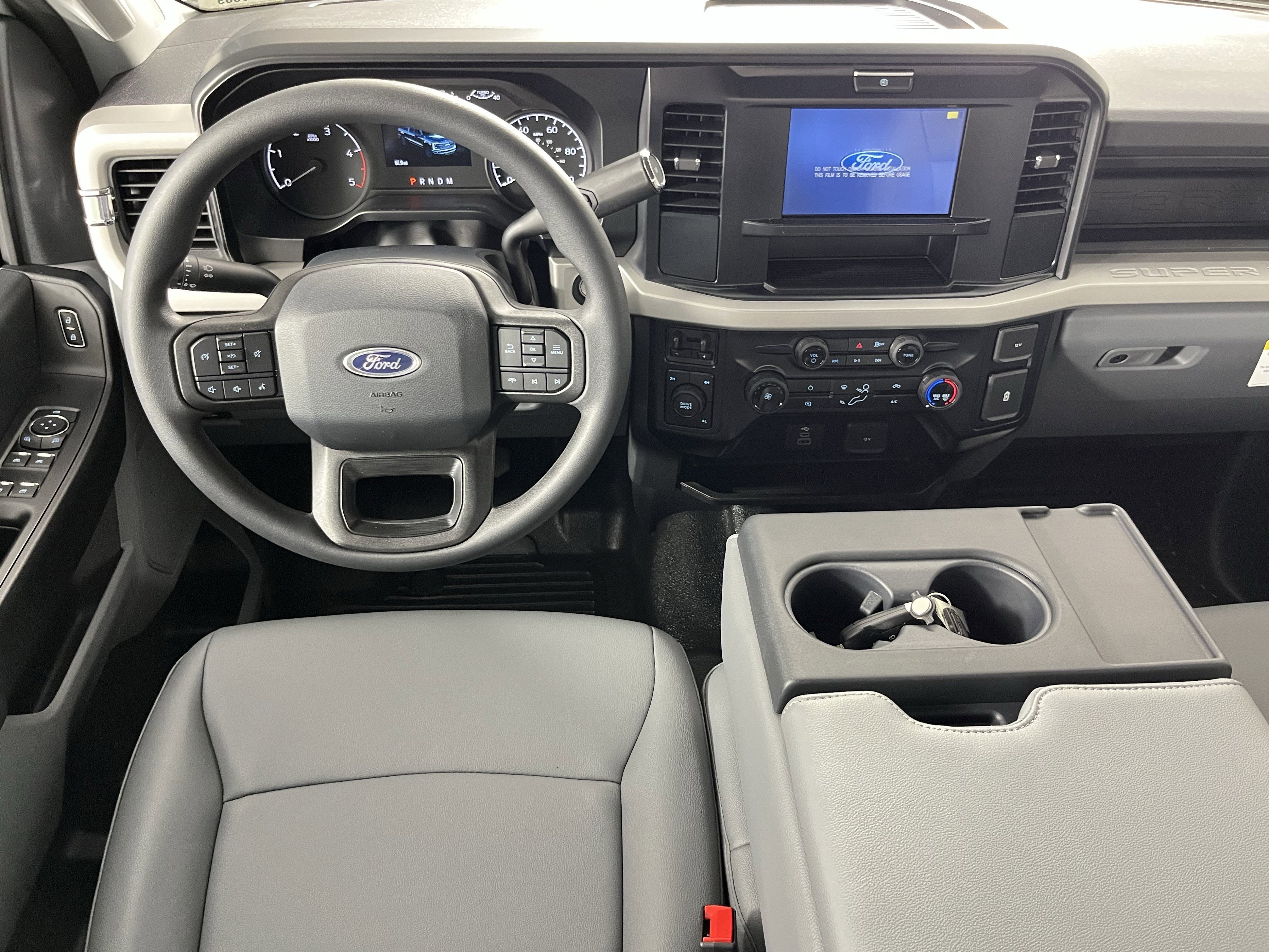 2026 Ford Super Duty F-250 SRW XL 4WD Crew Cab 6.75' Box