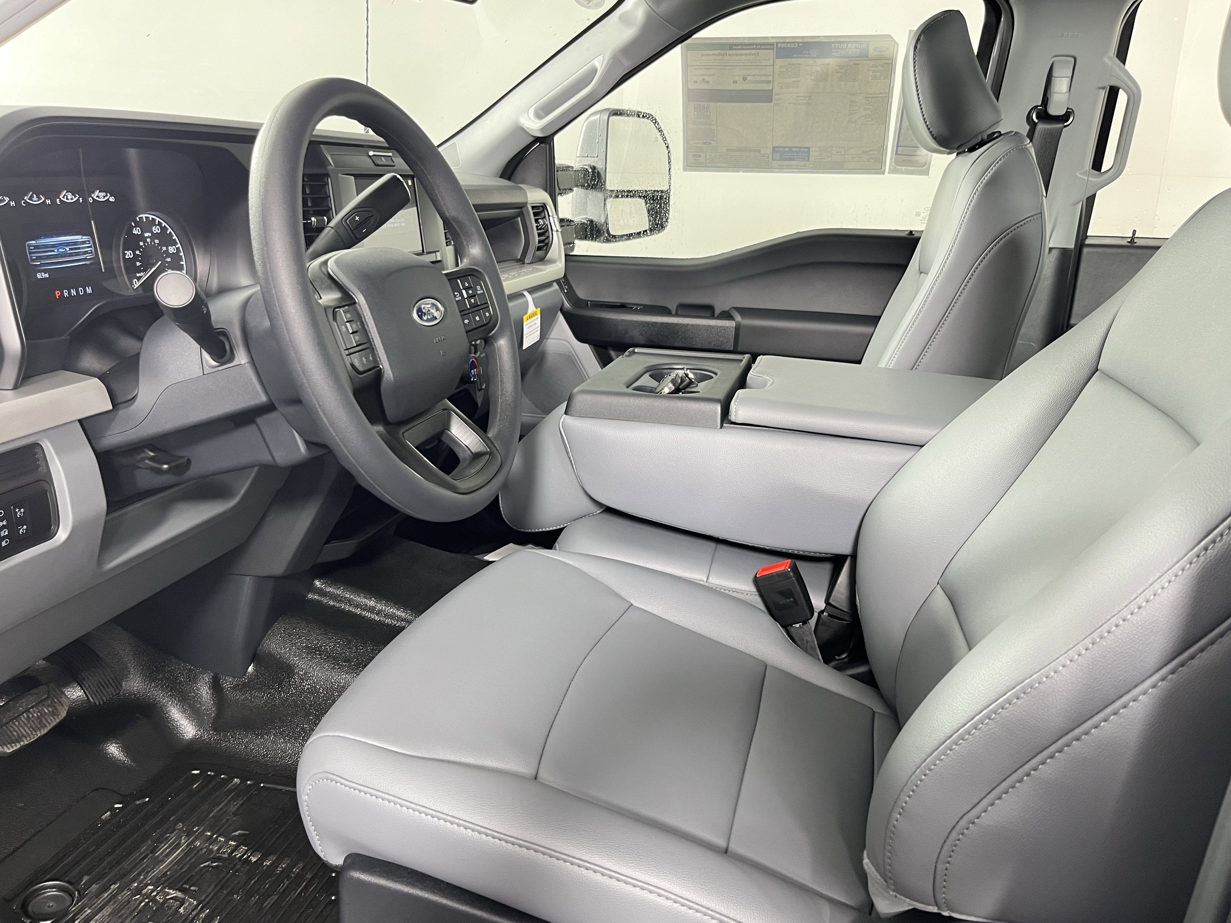 2026 Ford Super Duty F-250 SRW XL 4WD Crew Cab 6.75' Box