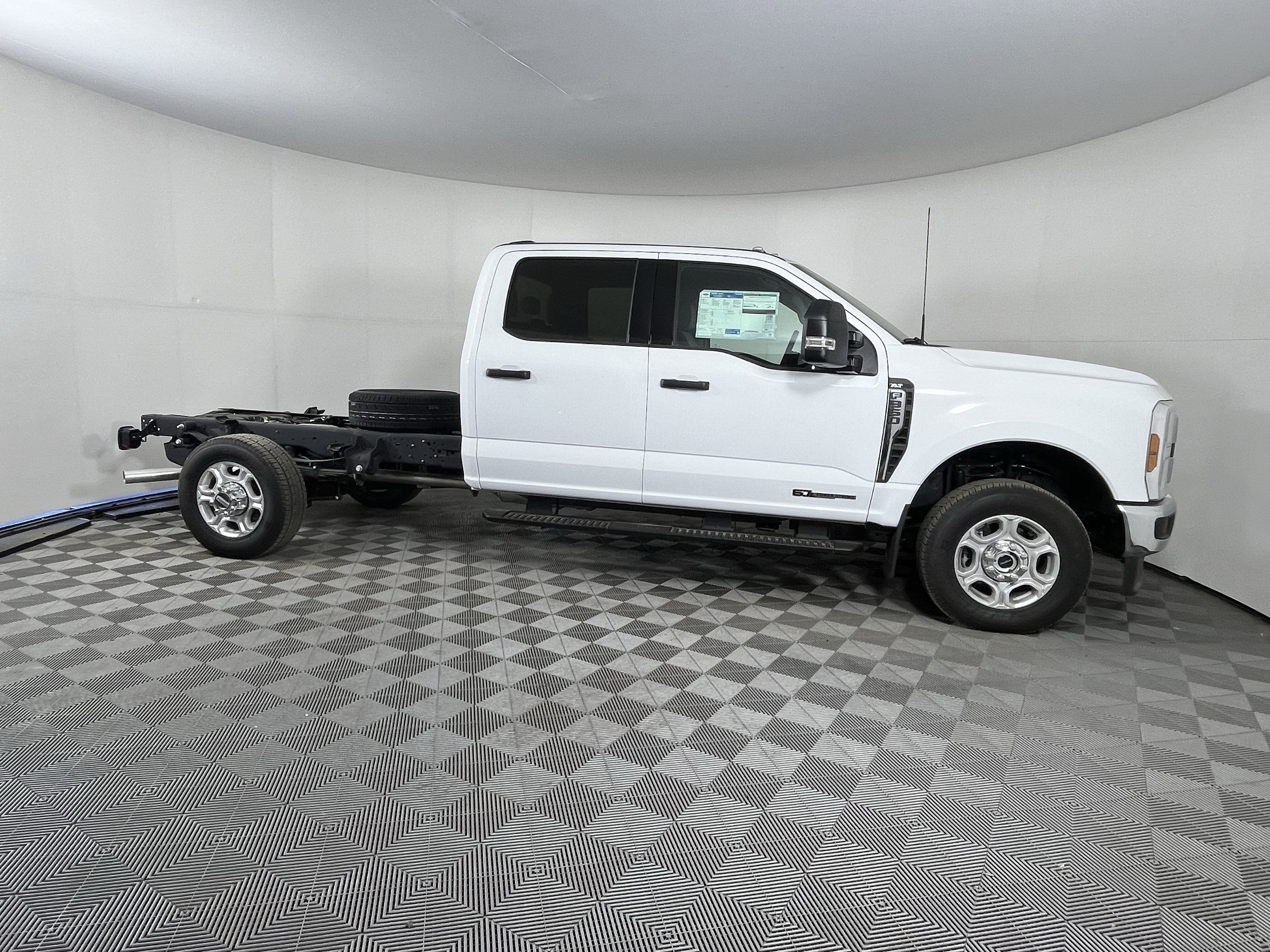 2026 Ford Super Duty F-350 SRW XLT 4WD Crew Cab 179 WB 60 CA