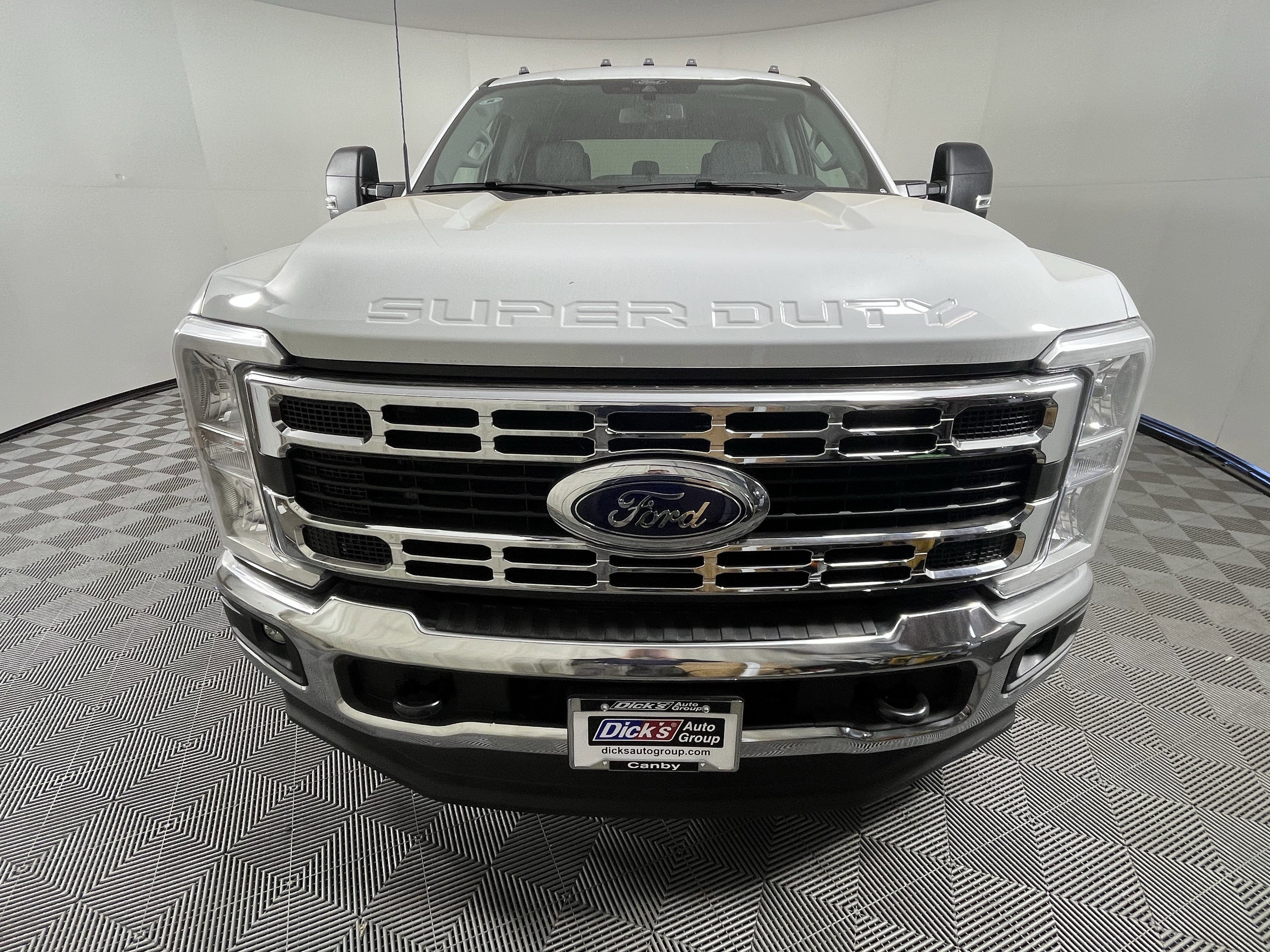 2026 Ford Super Duty F-350 SRW XLT 4WD Crew Cab 179 WB 60 CA