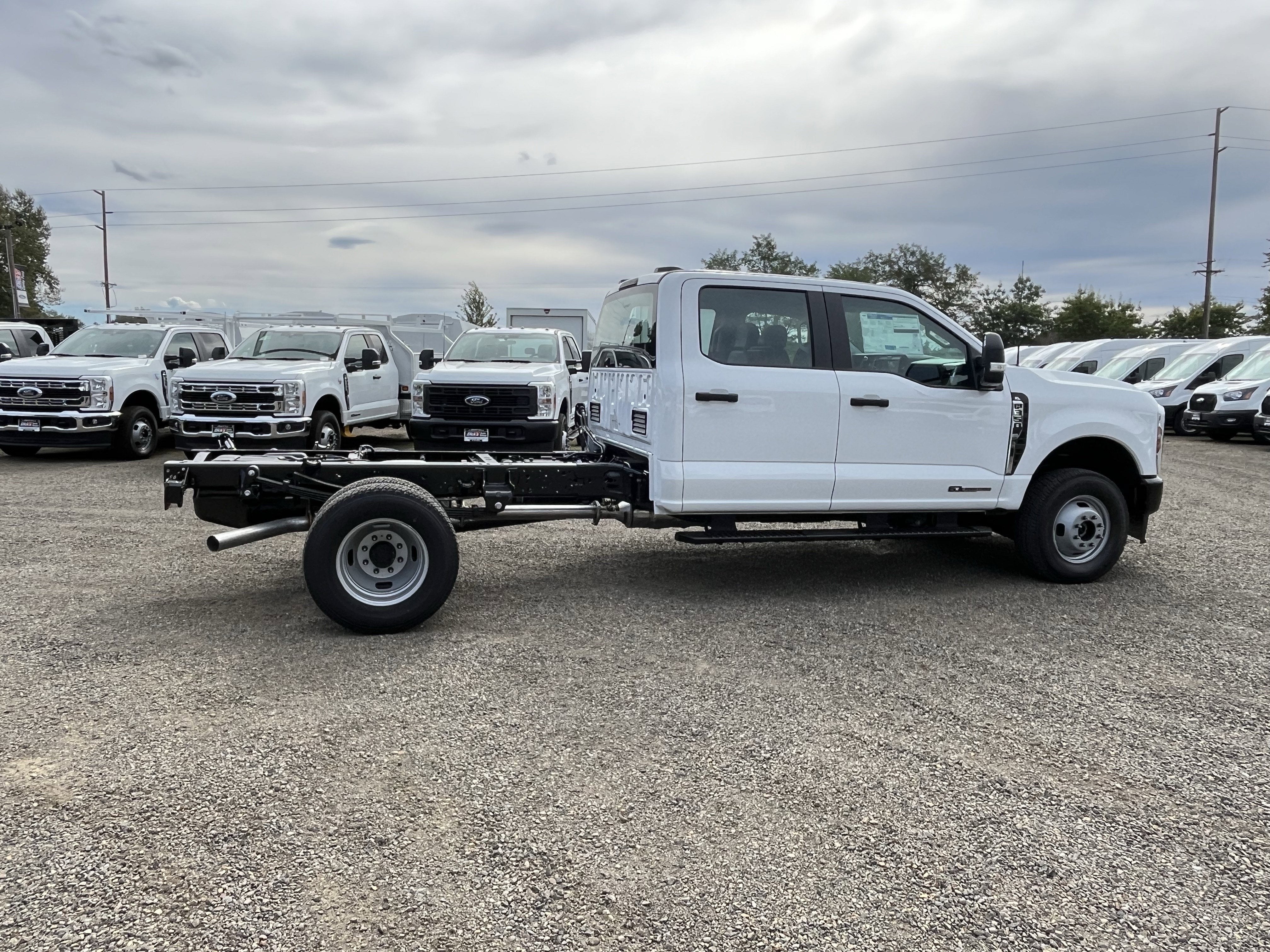 2026 Ford Super Duty F-350 DRW XL 4WD Crew Cab 179 WB 60 CA