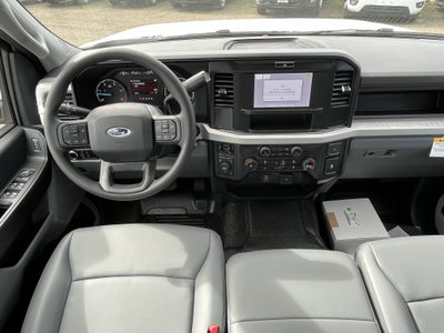 2026 Ford Super Duty F-350 DRW XL 4WD Crew Cab 179 WB 60 CA