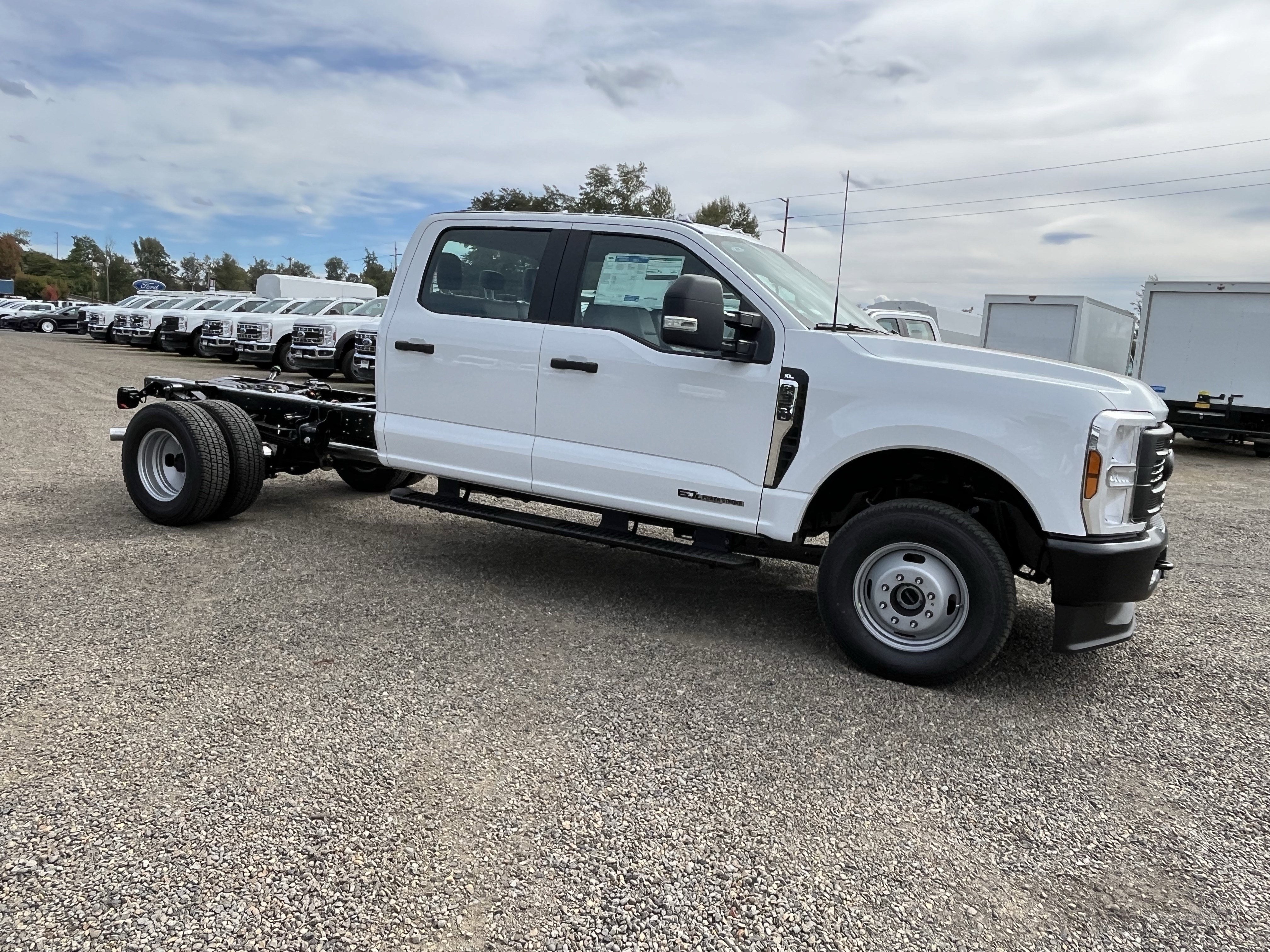 2026 Ford Super Duty F-350 DRW XL 4WD Crew Cab 179 WB 60 CA