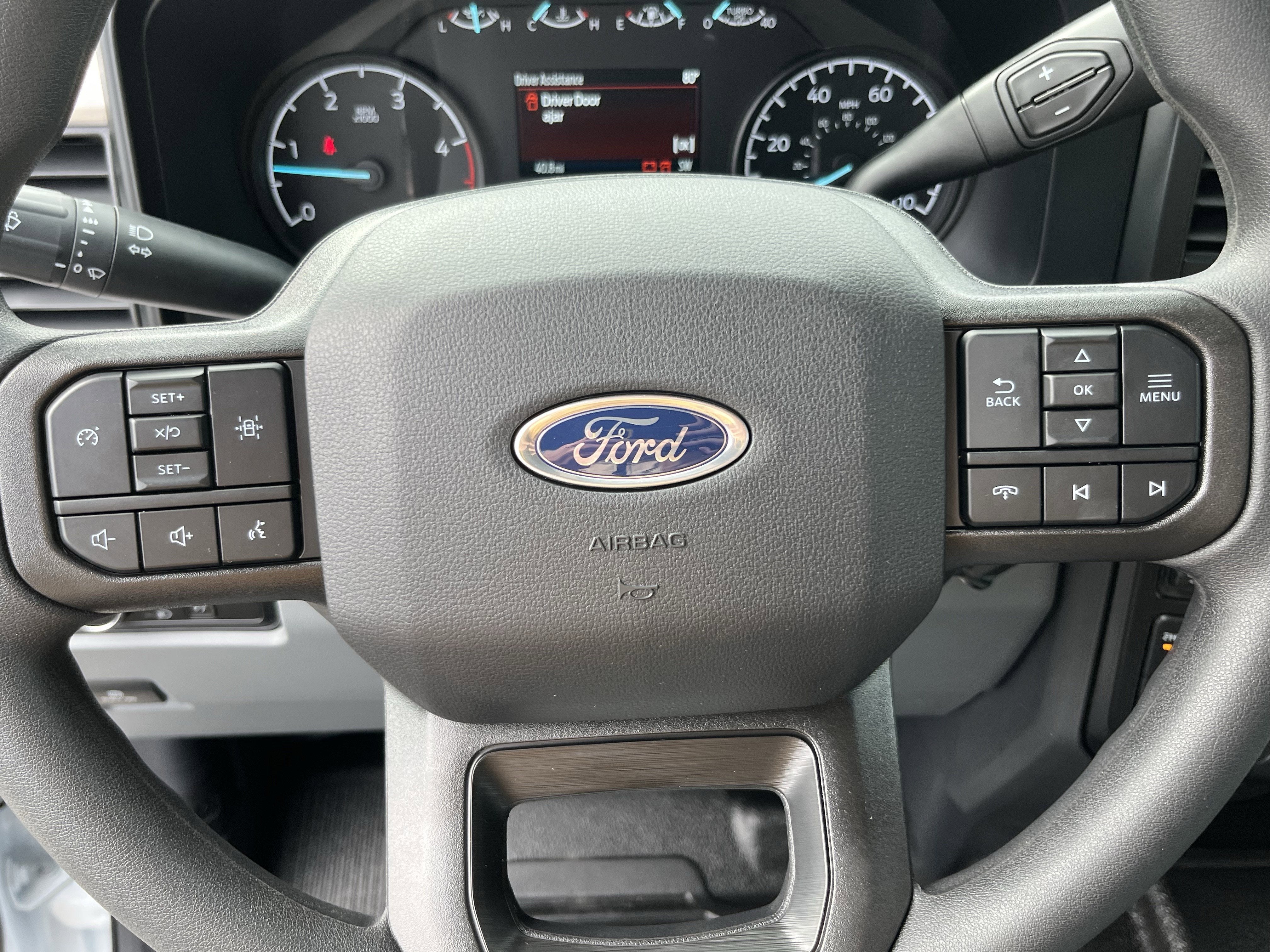 2026 Ford Super Duty F-350 DRW XL 4WD Crew Cab 179 WB 60 CA