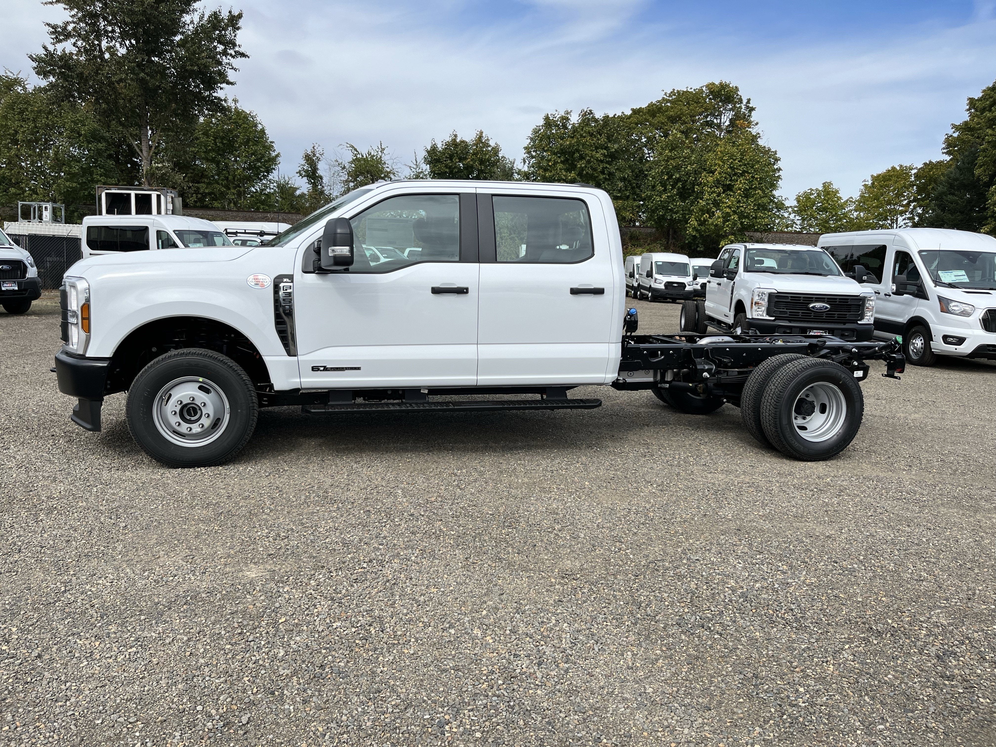 2026 Ford Super Duty F-350 DRW XL 4WD Crew Cab 179 WB 60 CA